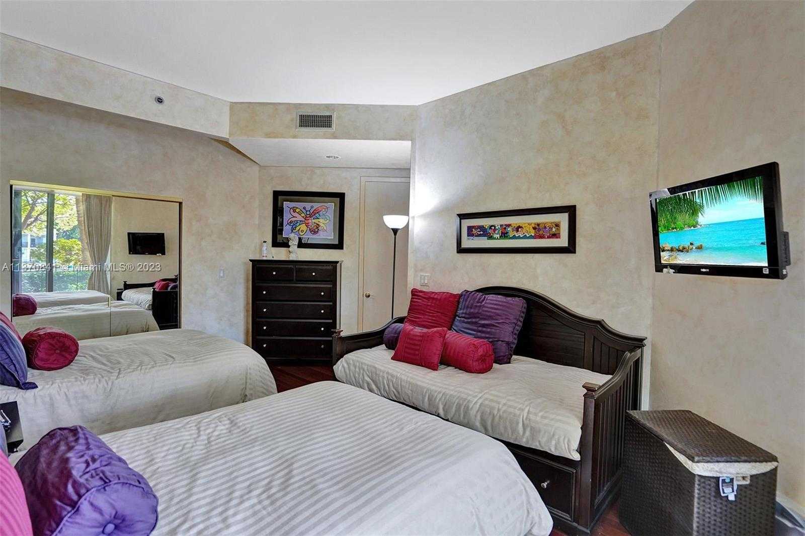 Small Image of 2600 ISLAND BLVD #101, Aventura Number 27
