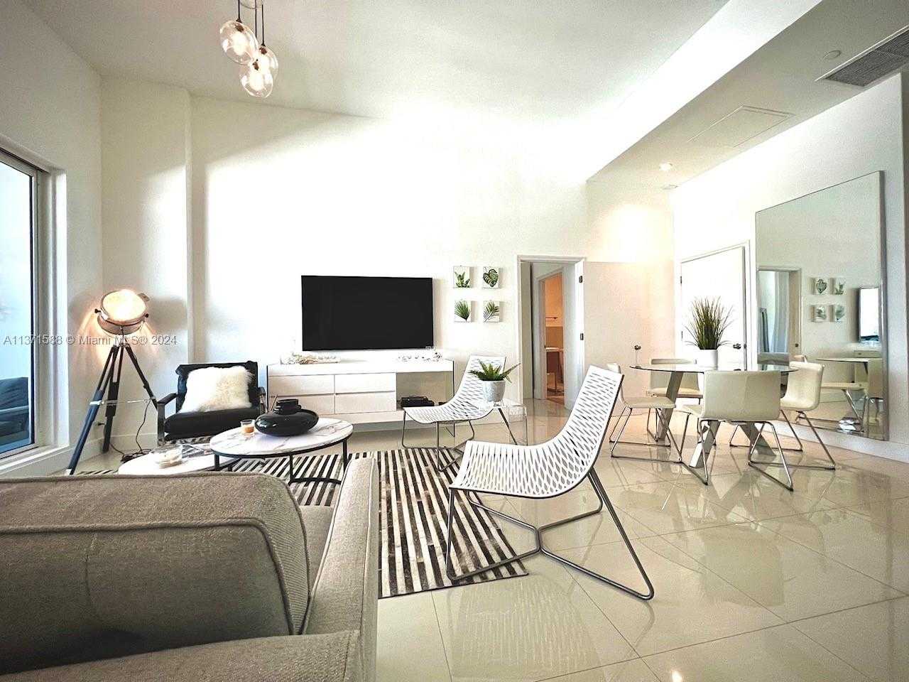 Small Image of 2301 COLLINS AVE #1626, Miami Beach Number 2