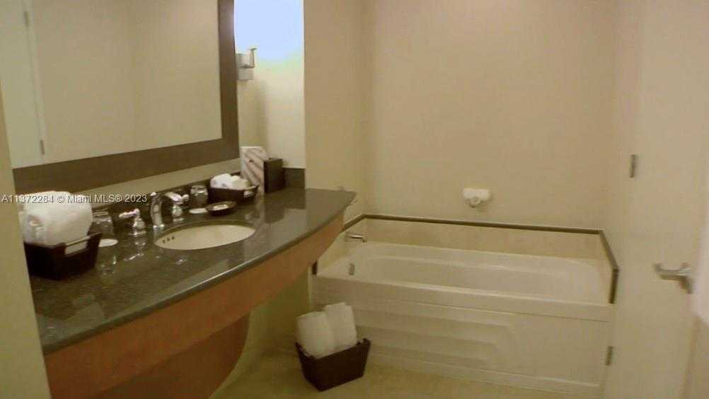 Small Image of 18001 COLLINS AVE #1403, Sunny Isles Beach Number 5