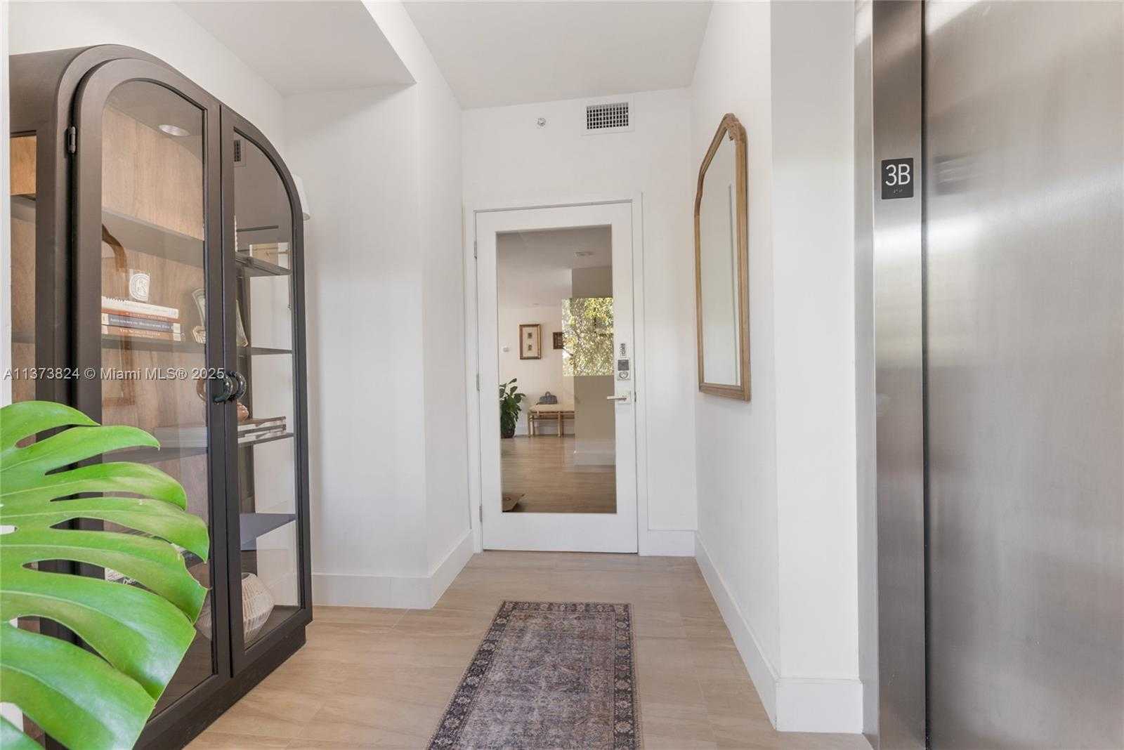 Small Image of 120 SALAMANCA AVE #3B, Coral Gables Number 2