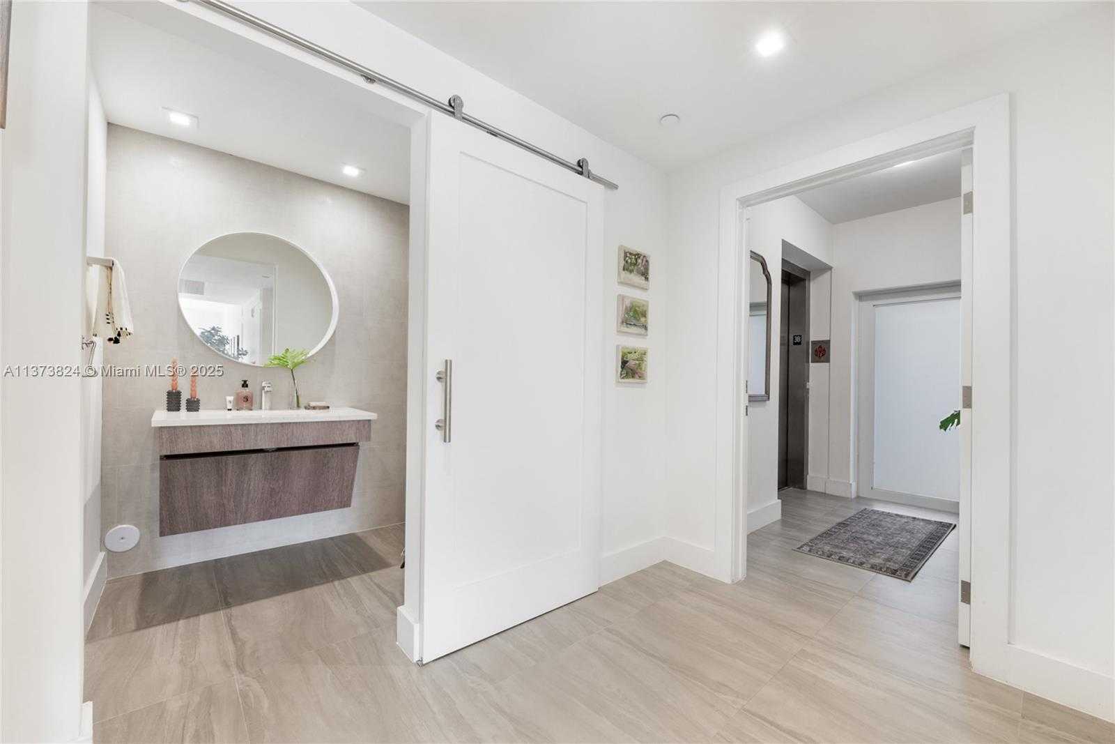 Small Image of 120 SALAMANCA AVE #3B, Coral Gables Number 3