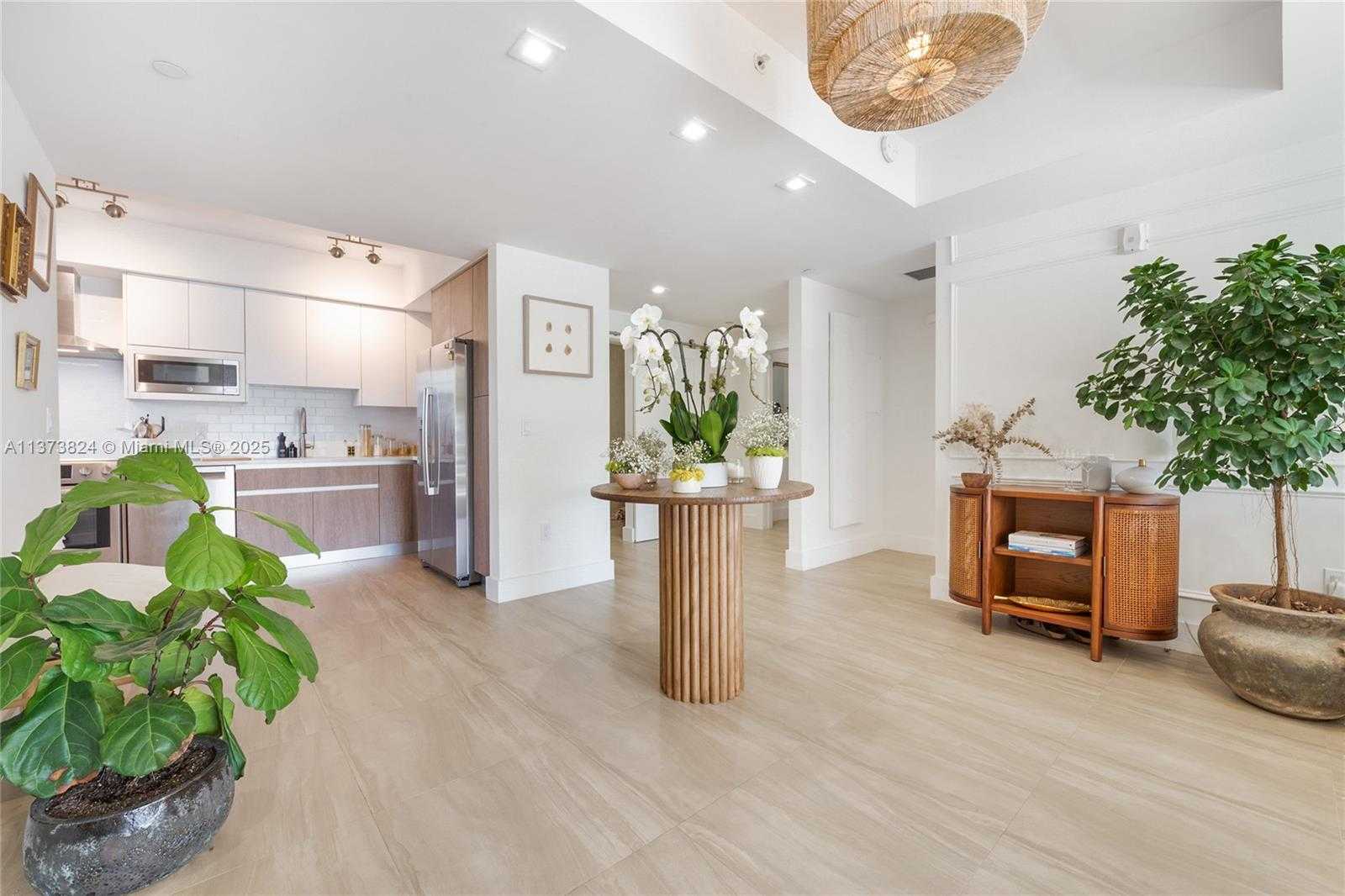 Small Image of 120 SALAMANCA AVE #3B, Coral Gables Number 6