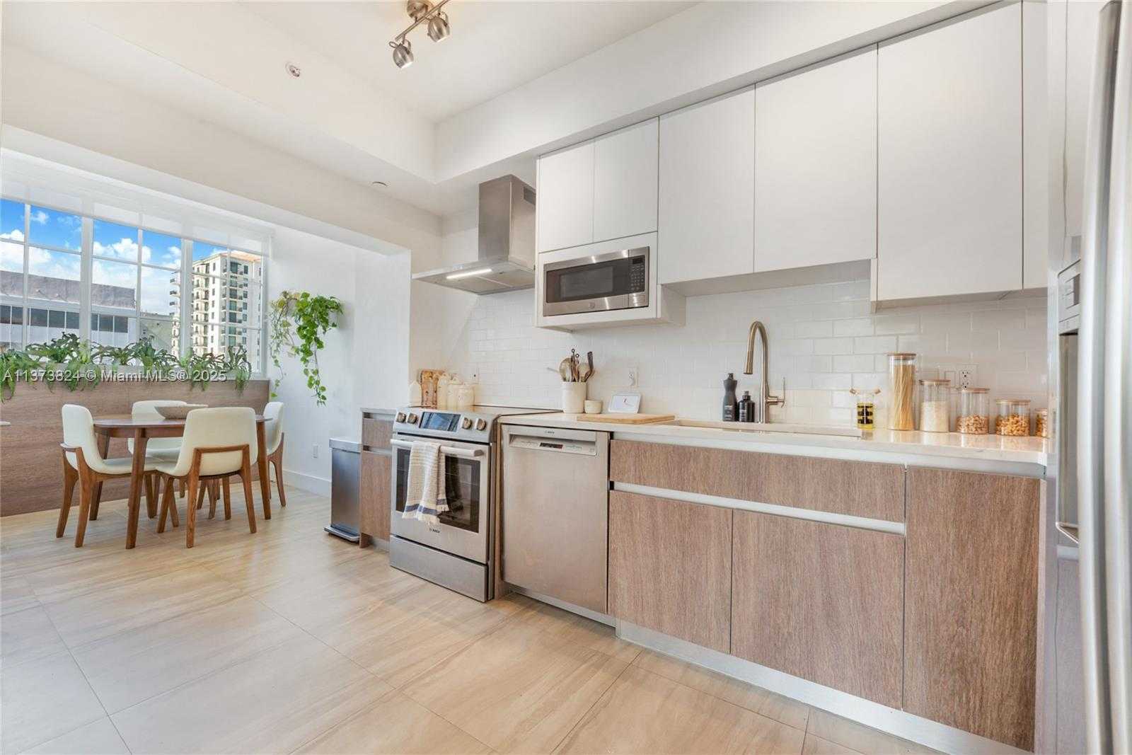 Small Image of 120 SALAMANCA AVE #3B, Coral Gables Number 7