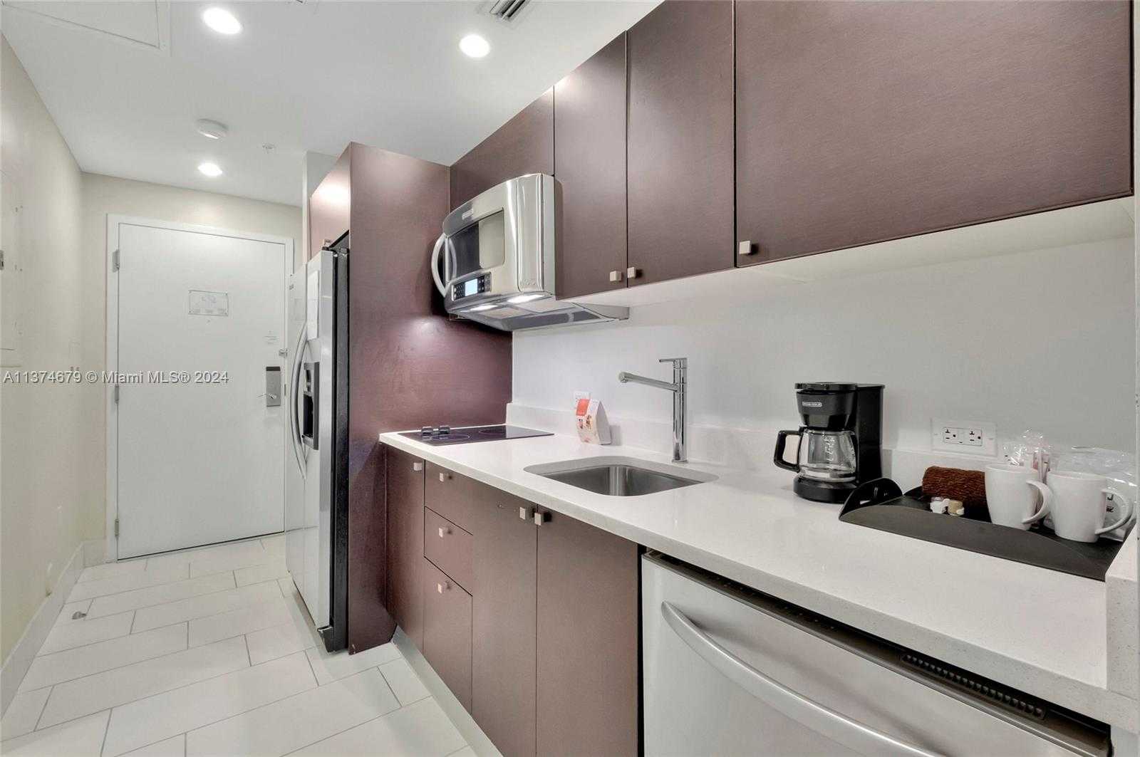 Small Image of 5300 NORTH WEST 87TH AVE #606, Doral Number 2
