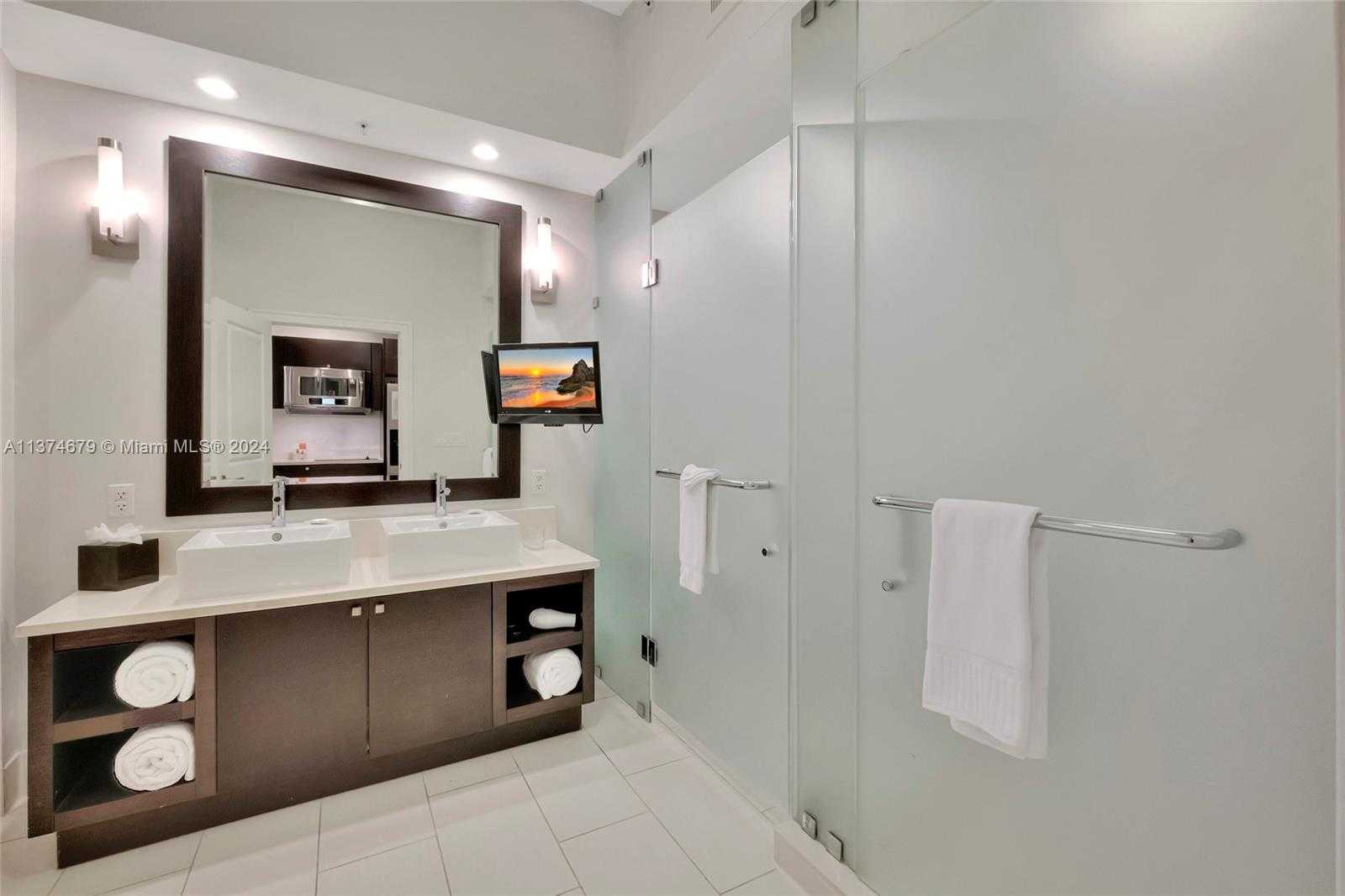 Small Image of 5300 NORTH WEST 87TH AVE #606, Doral Number 3