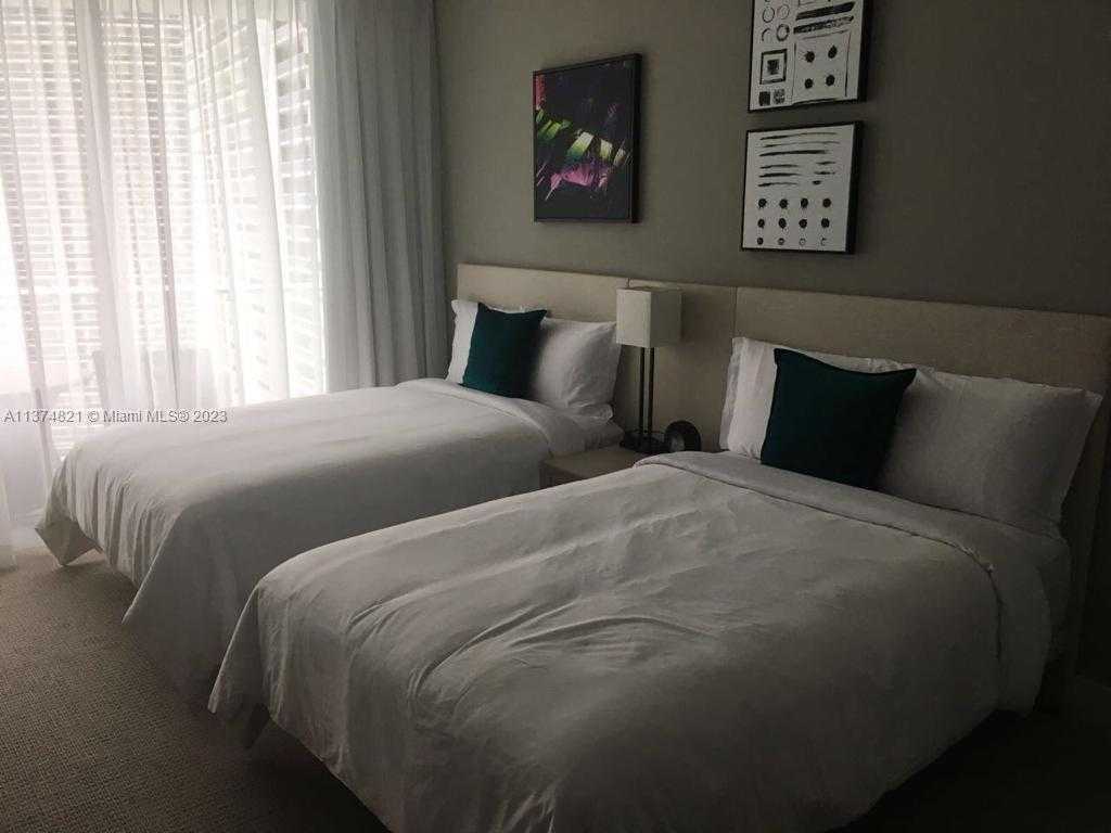 Small Image of 4111 #3003, Hollywood Number 5