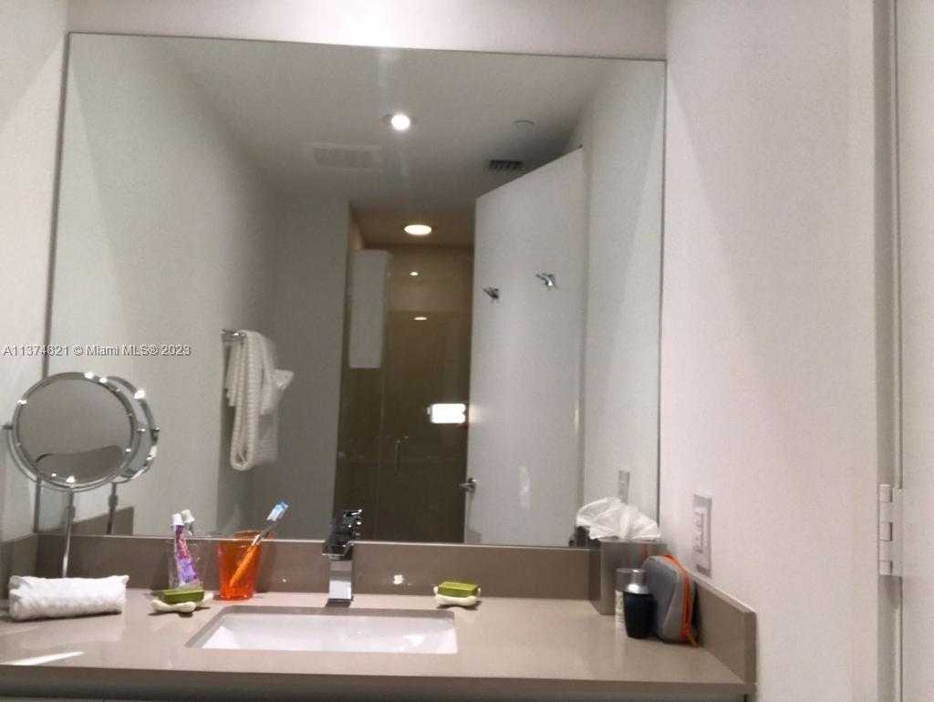 Small Image of 4111 #3003, Hollywood Number 6