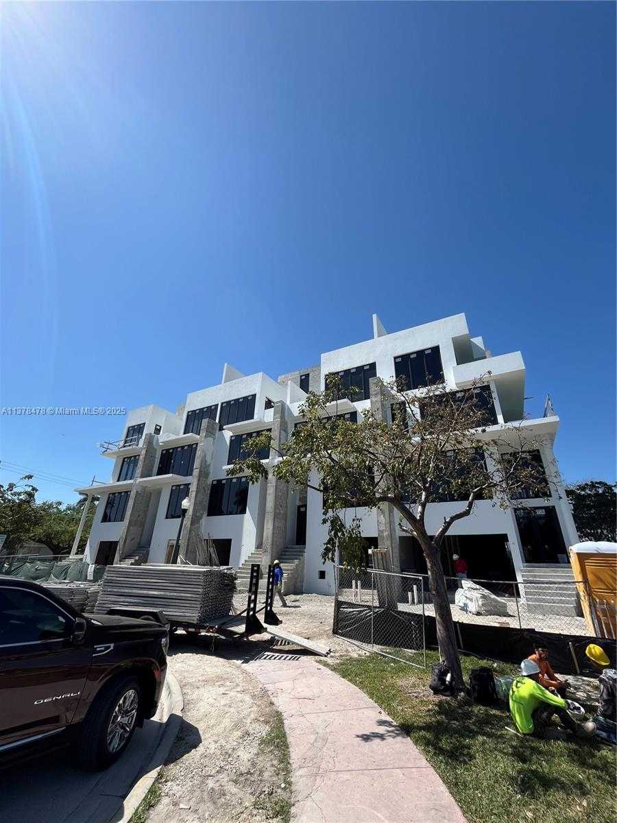 Small Image of 7300 TROUVILLE ESPLANADE #3, Miami Beach Number 13