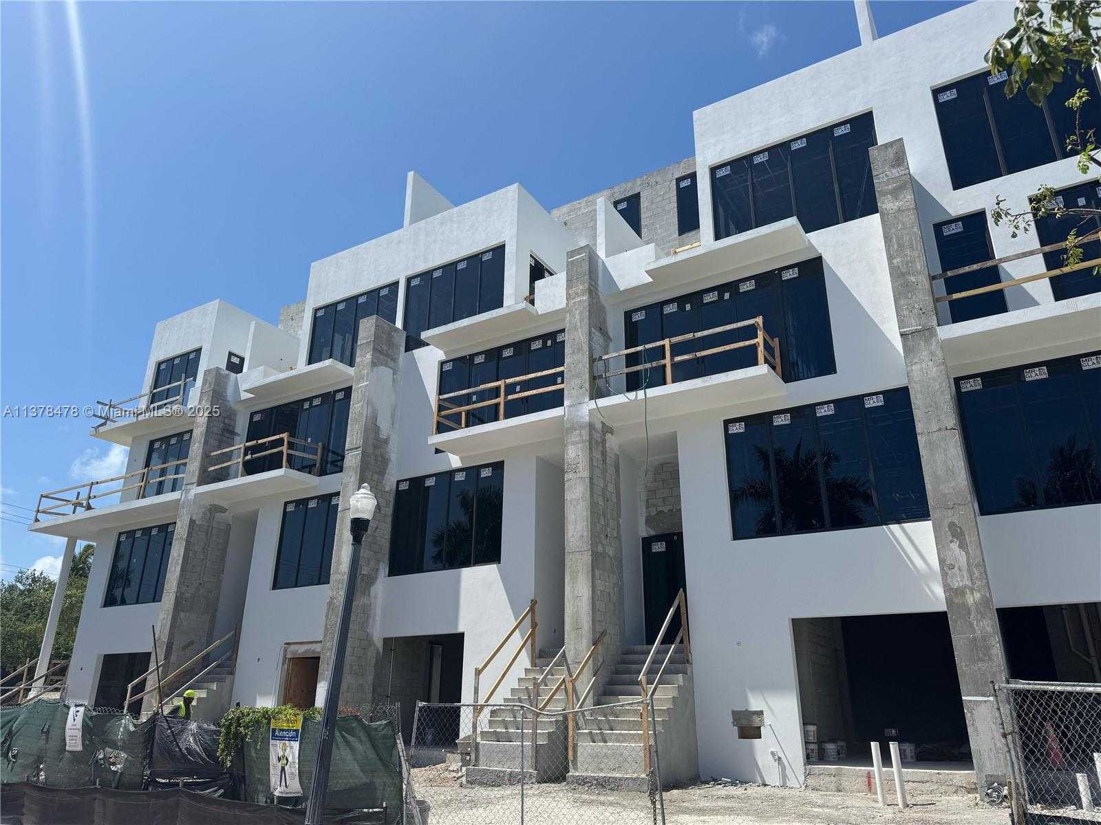 Small Image of 7300 TROUVILLE ESPLANADE #3, Miami Beach Number 4