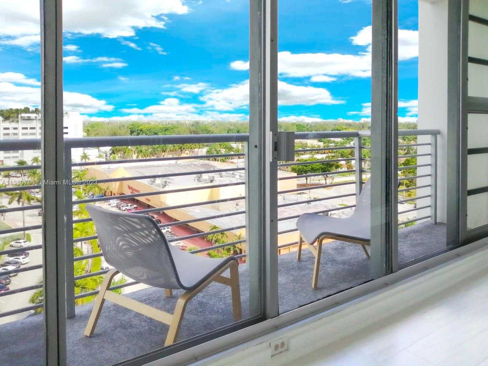 Small Image of 1720 HARRISON ST #10F, Hollywood Number 4