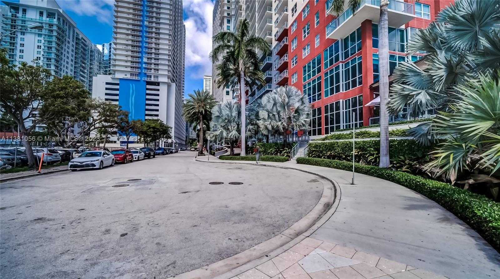 Small Image of 1155 Brickell Bay Dr, Miami, FL 33131, USA Number 12