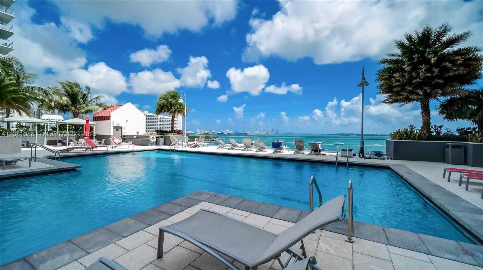 Small Image of 1155 Brickell Bay Dr, Miami, FL 33131, USA Number 2