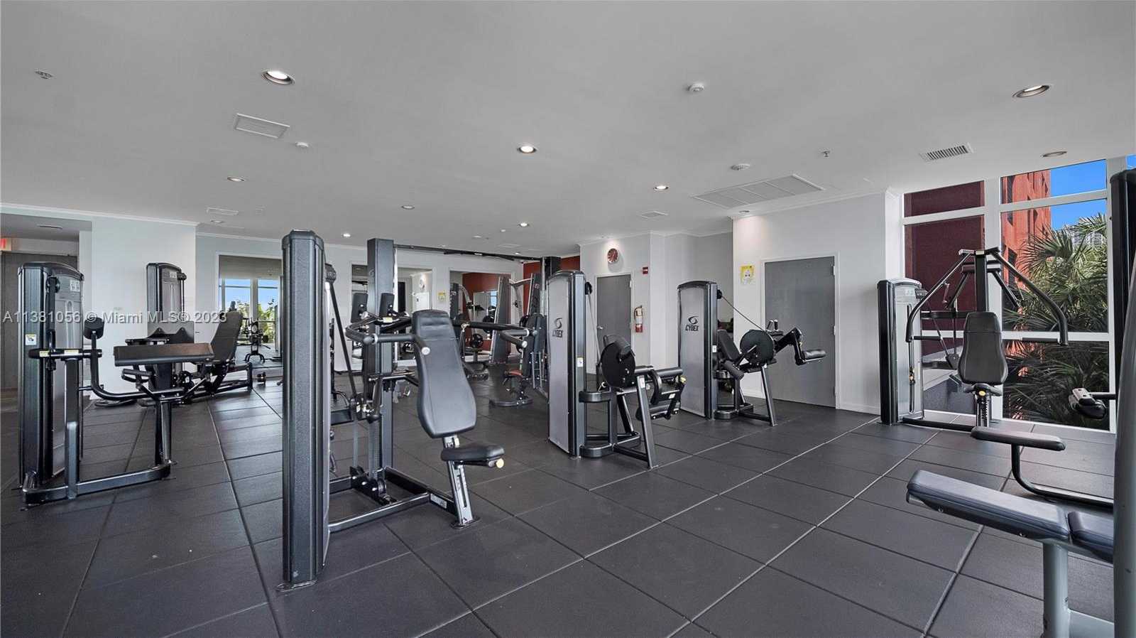Small Image of 1155 Brickell Bay Dr, Miami, FL 33131, USA Number 30