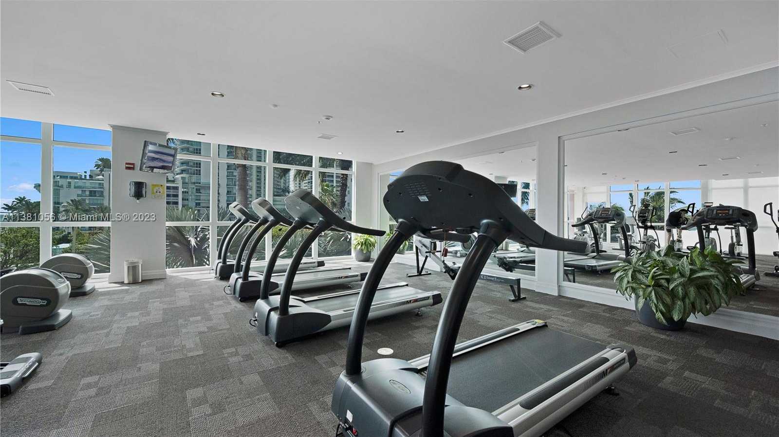 Small Image of 1155 Brickell Bay Dr, Miami, FL 33131, USA Number 31