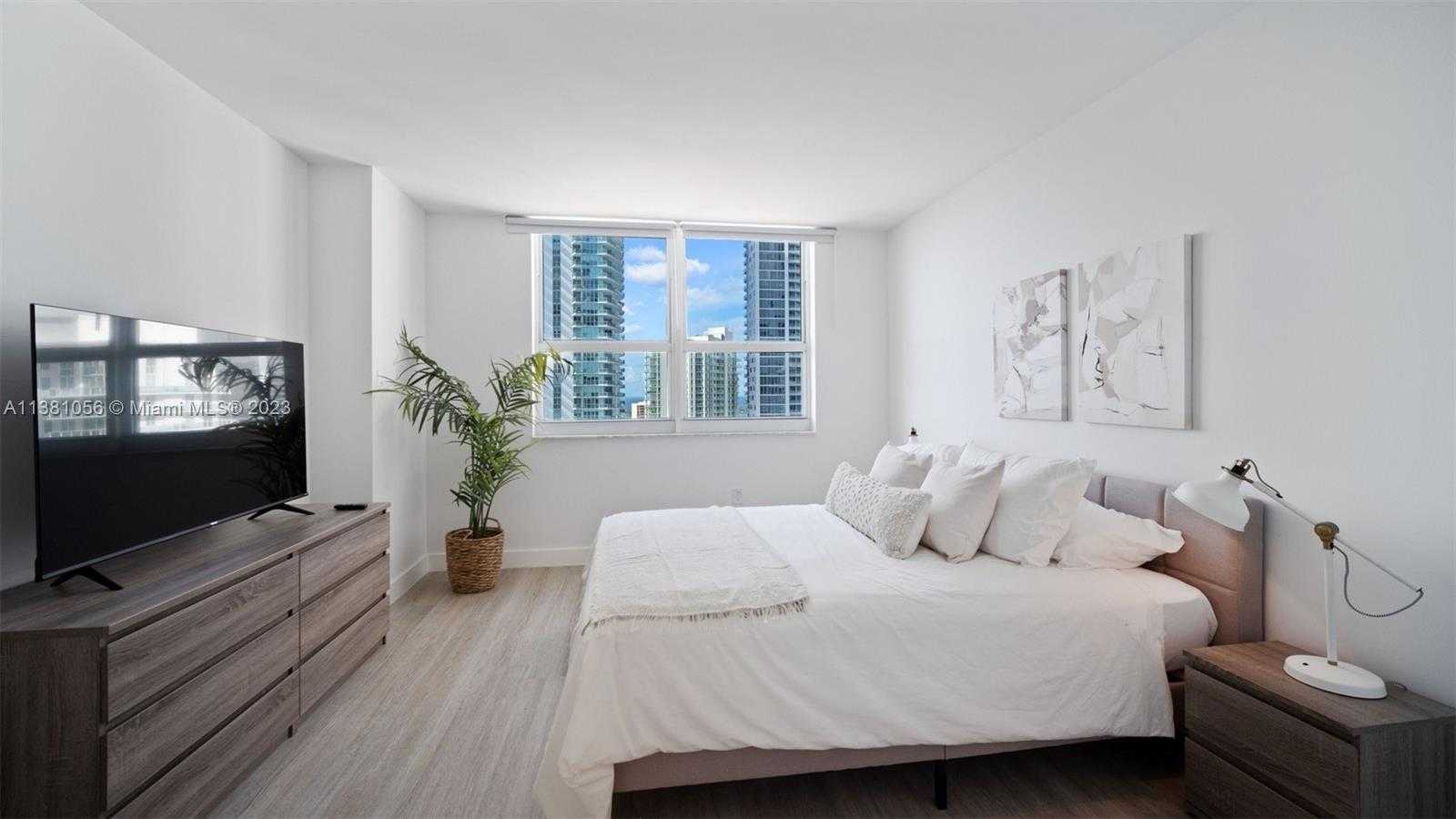 Small Image of 1155 Brickell Bay Dr, Miami, FL 33131, USA Number 52