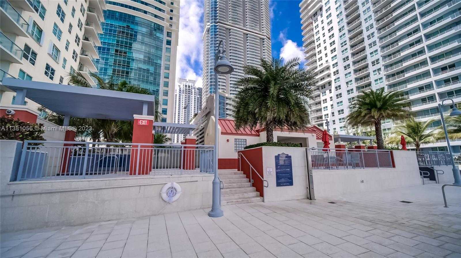 Small Image of 1155 Brickell Bay Dr, Miami, FL 33131, USA Number 7
