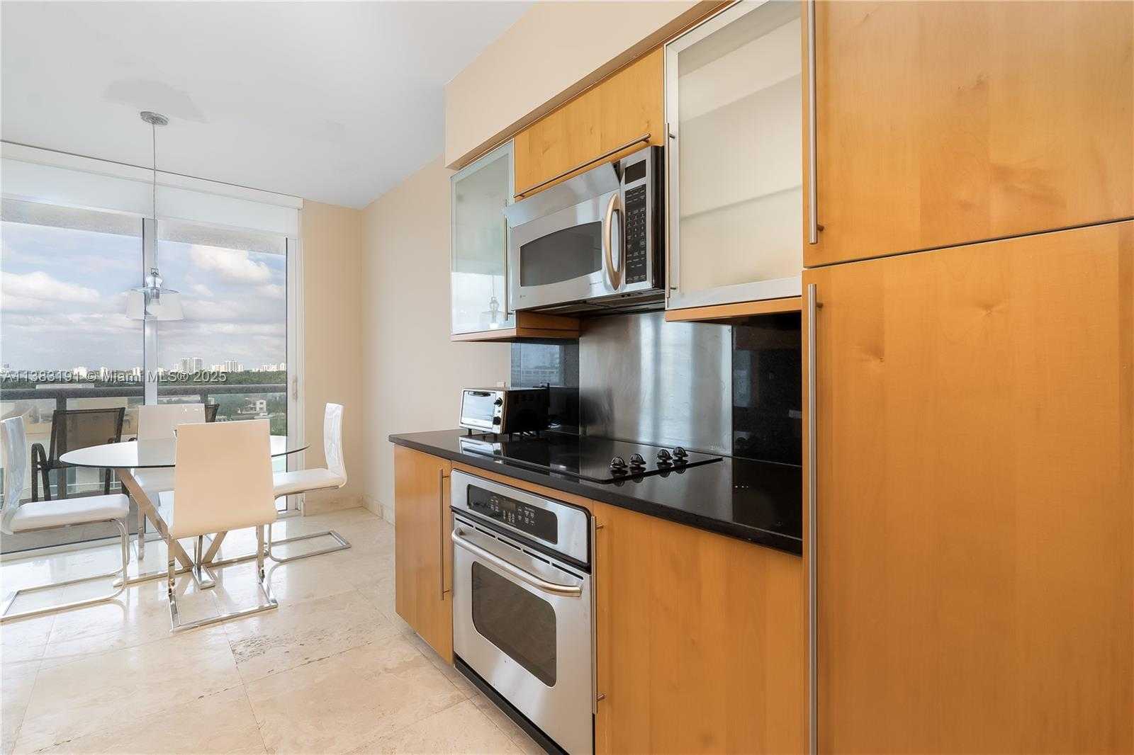 Small Image of 6365 COLLINS AVE #907, Miami Beach Number 17