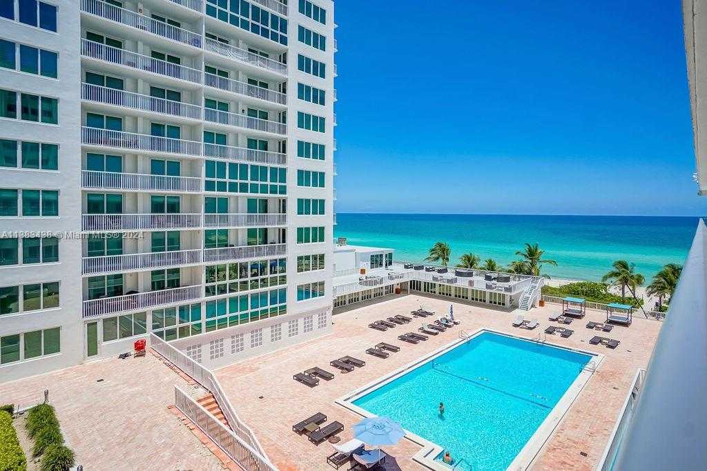 Small Image of 5401 COLLINS AVE #601, Miami Beach Number 14