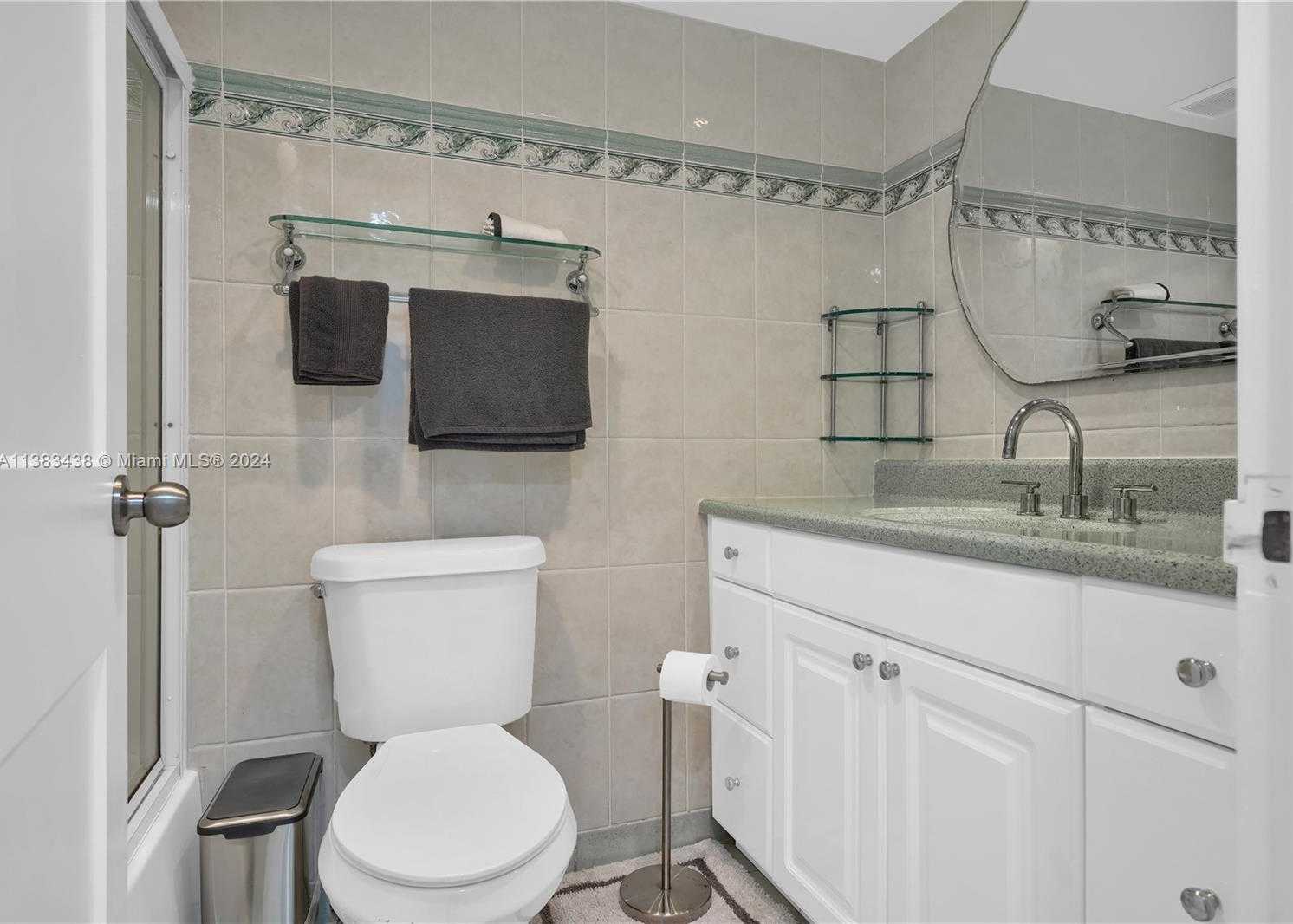 Small Image of 5401 COLLINS AVE #601, Miami Beach Number 23