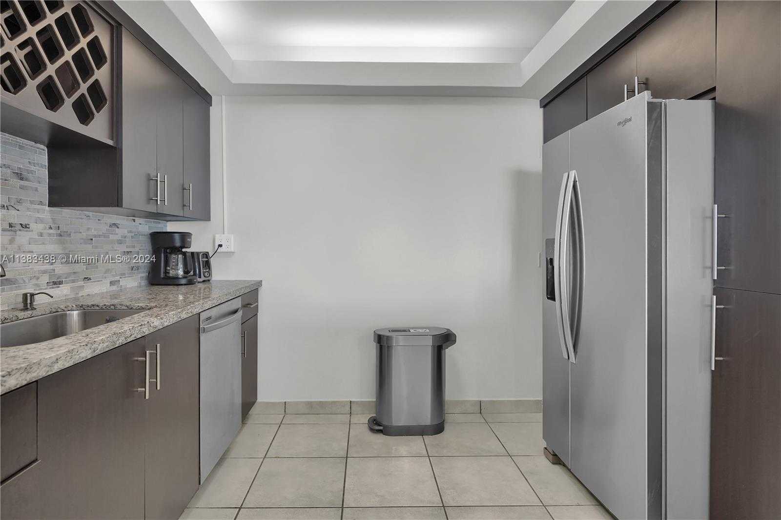 Small Image of 5401 COLLINS AVE #601, Miami Beach Number 26