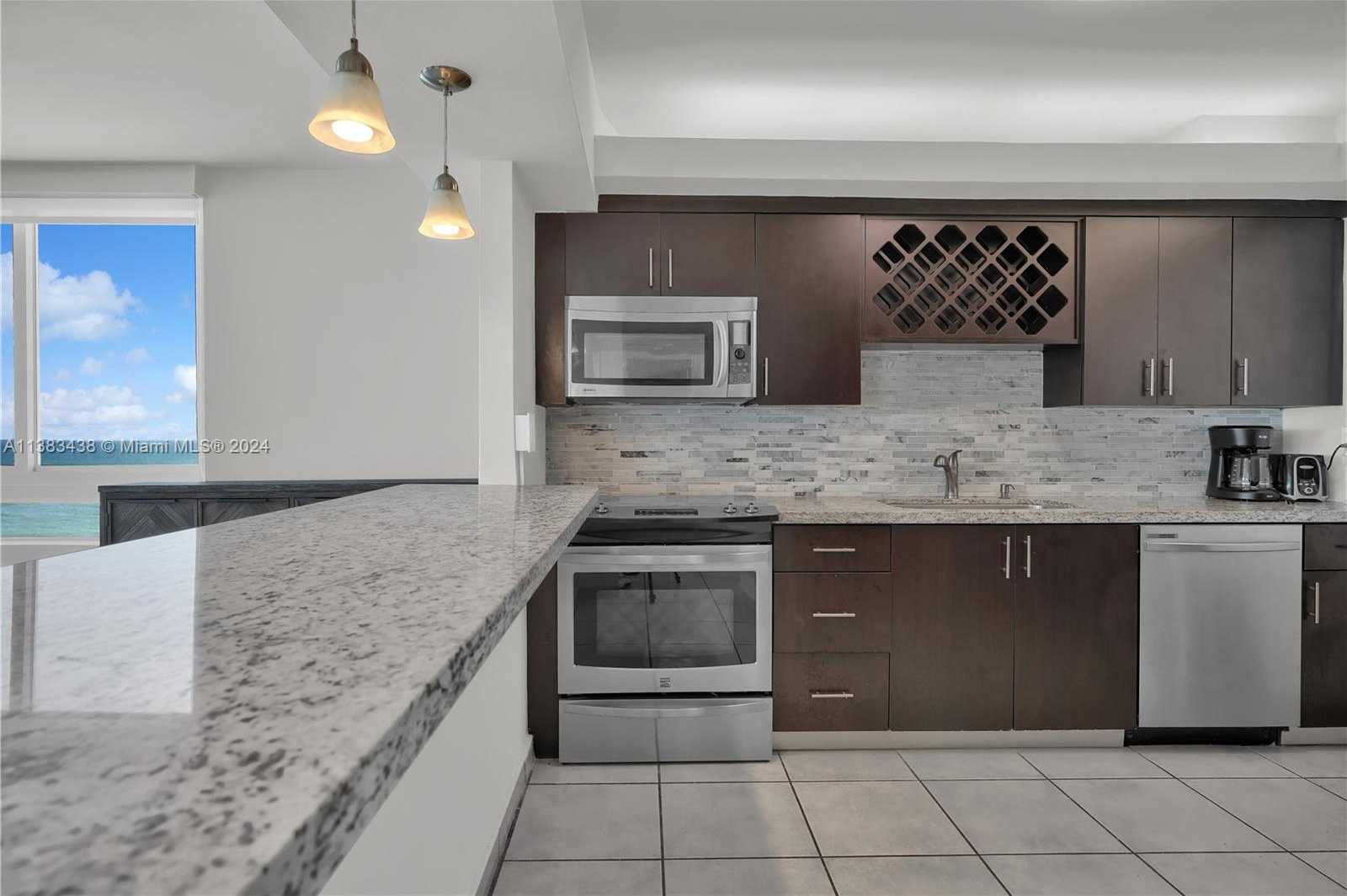 Small Image of 5401 COLLINS AVE #601, Miami Beach Number 27