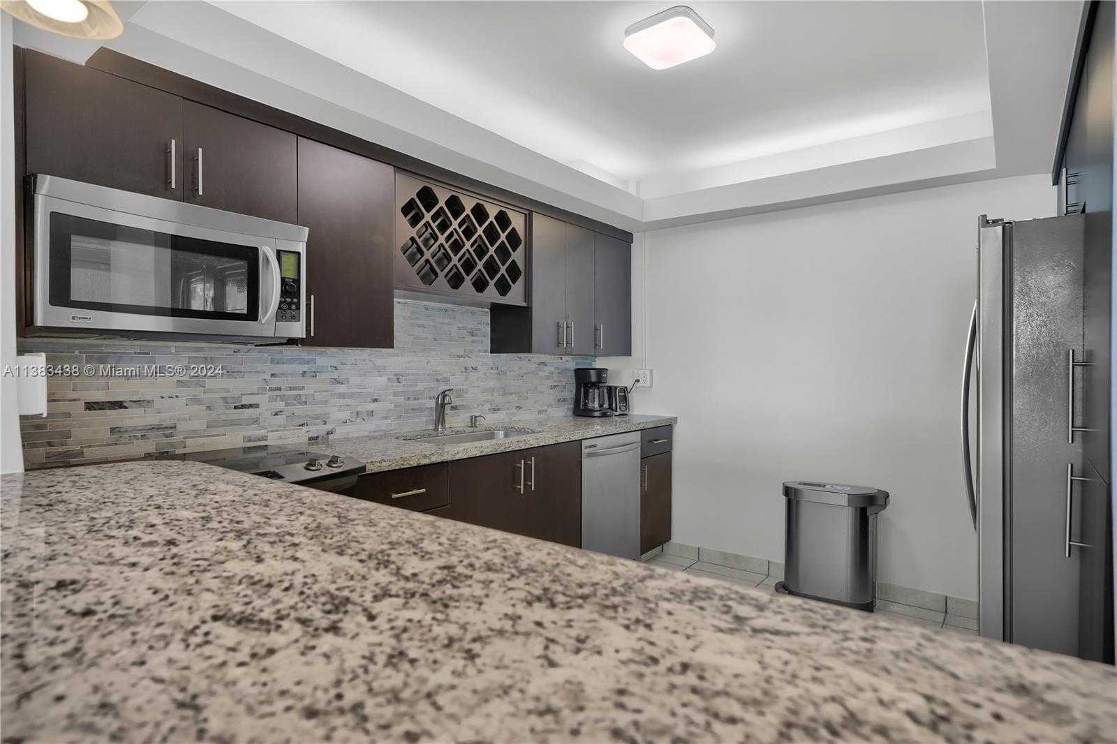 Small Image of 5401 COLLINS AVE #601, Miami Beach Number 28