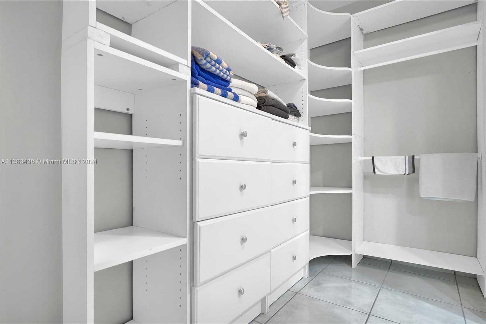 Small Image of 5401 COLLINS AVE #601, Miami Beach Number 30