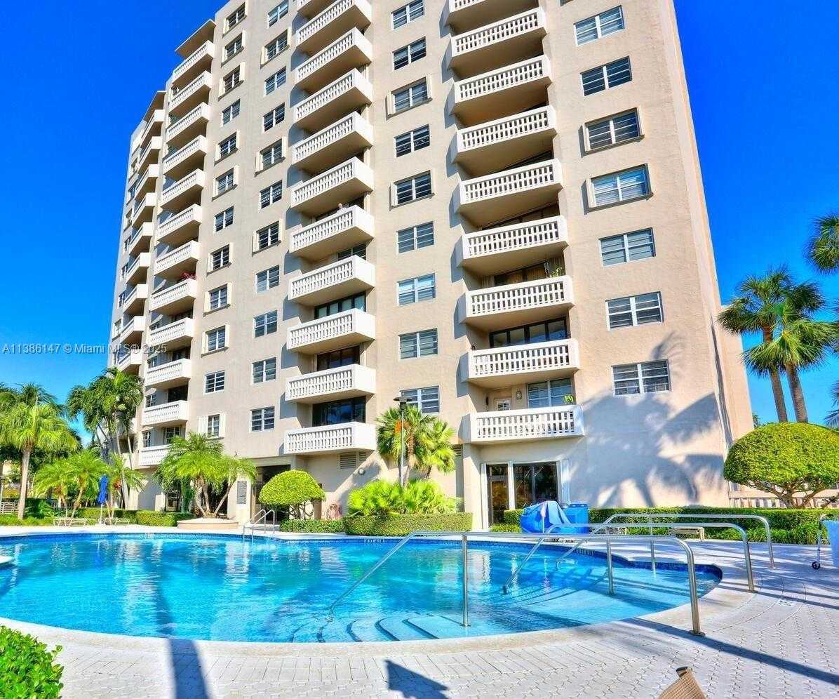 Small Image of 90 Edgewater Dr, Miami, FL 33133, USA Number 12