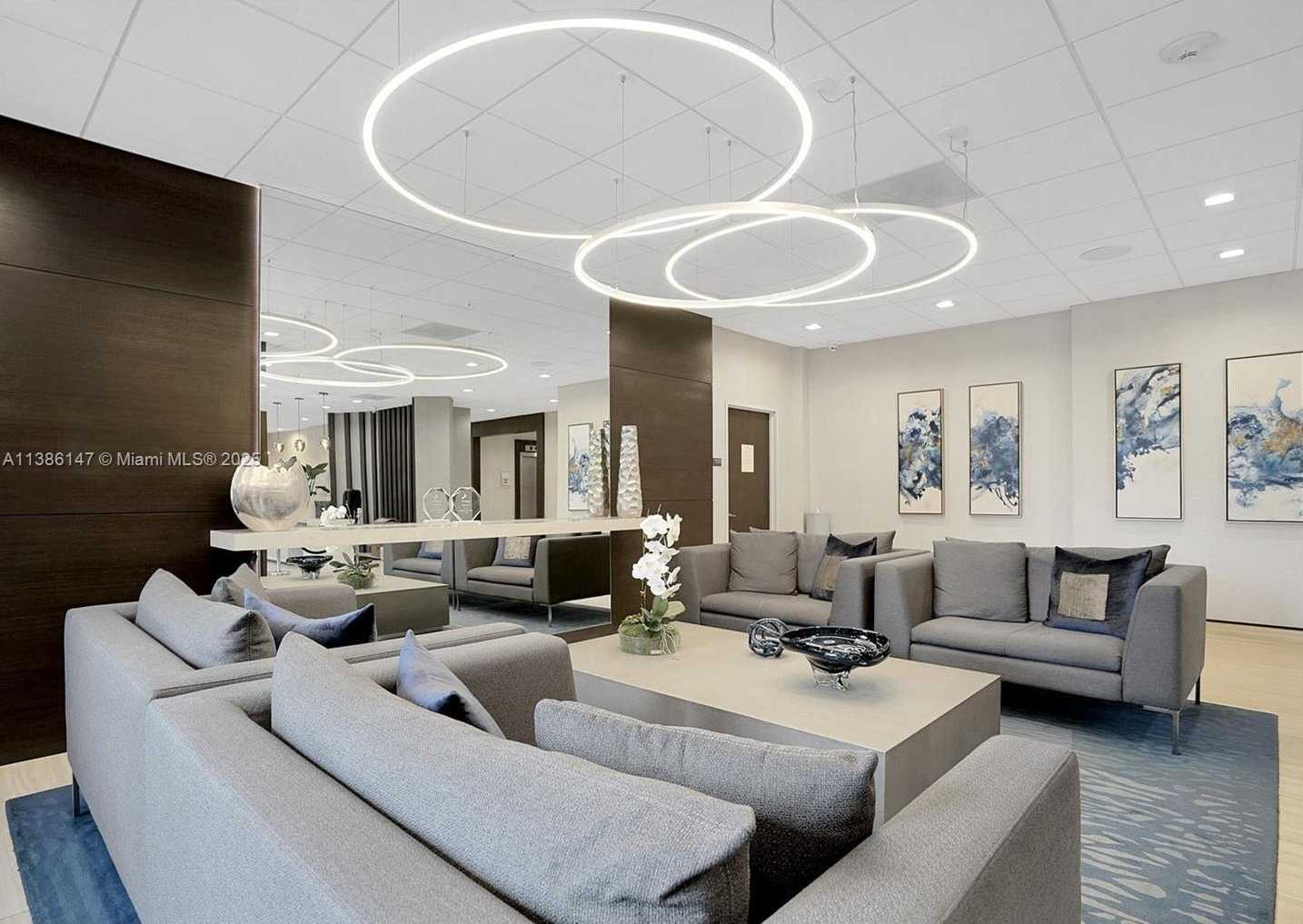 Small Image of 90 Edgewater Dr, Miami, FL 33133, USA Number 17