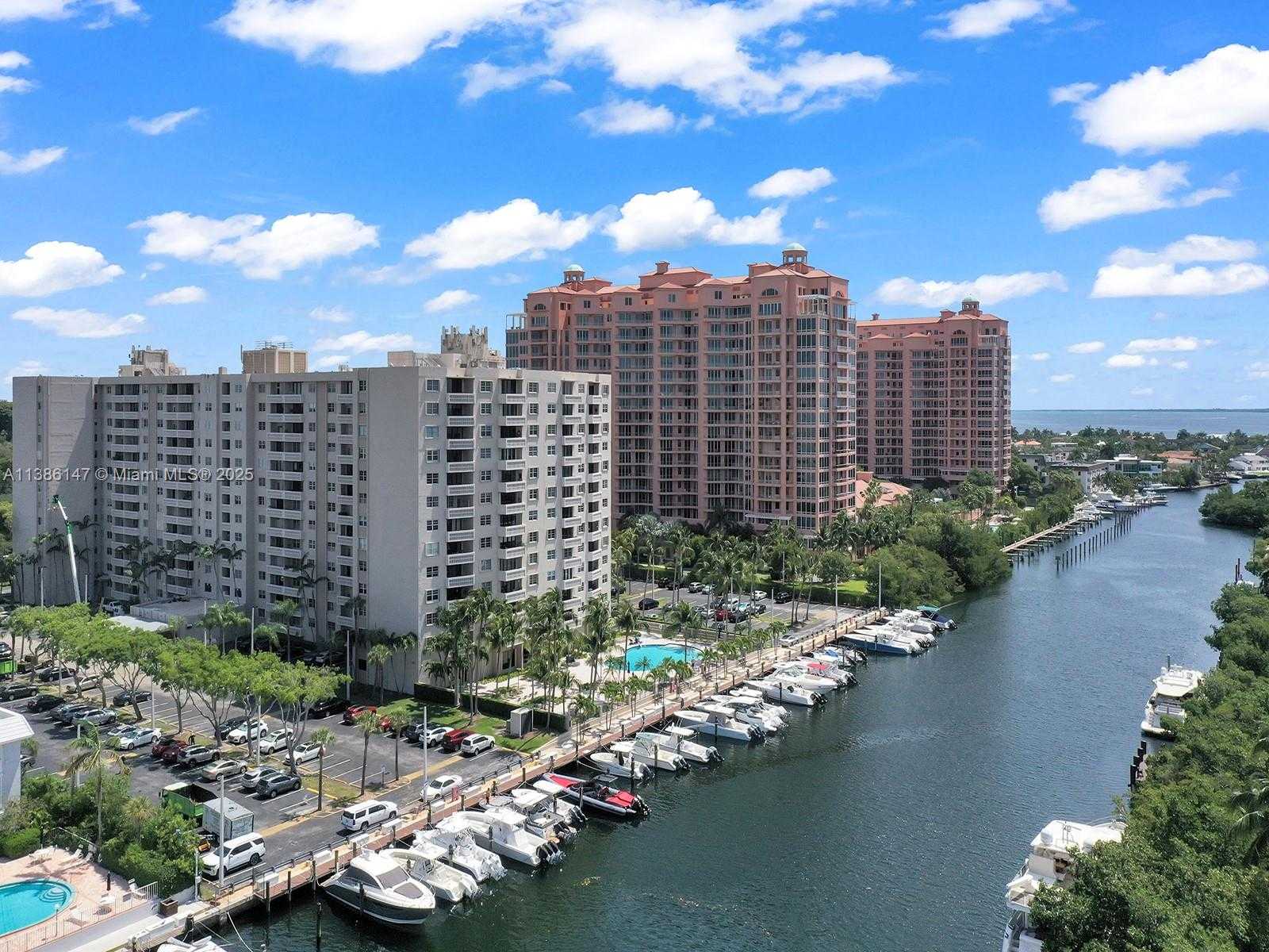 Small Image of 90 Edgewater Dr, Miami, FL 33133, USA Number 23