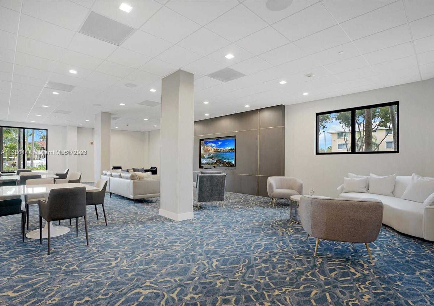 Small Image of 90 Edgewater Dr, Miami, FL 33133, USA Number 29