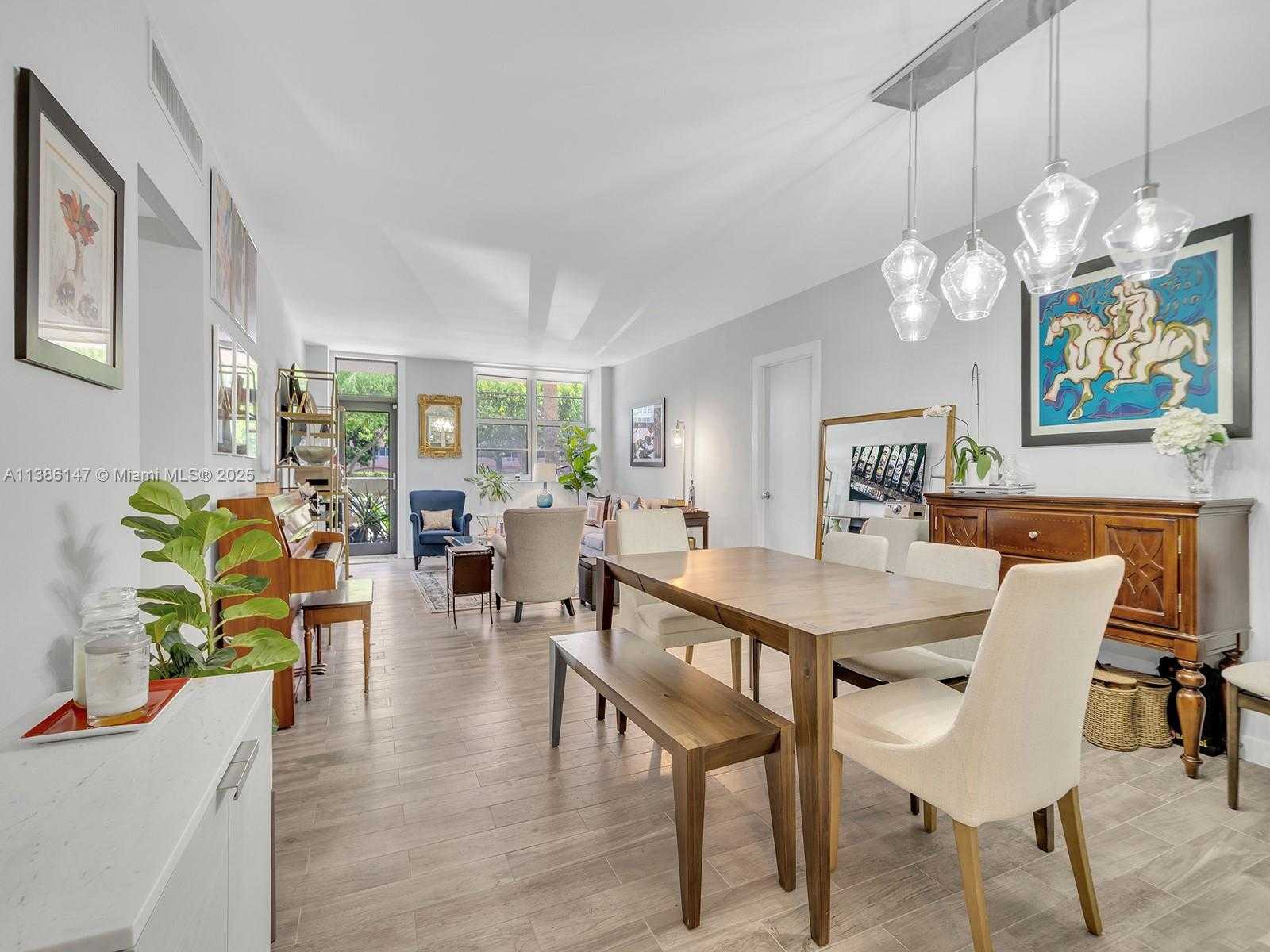 Small Image of 90 Edgewater Dr, Miami, FL 33133, USA Number 5