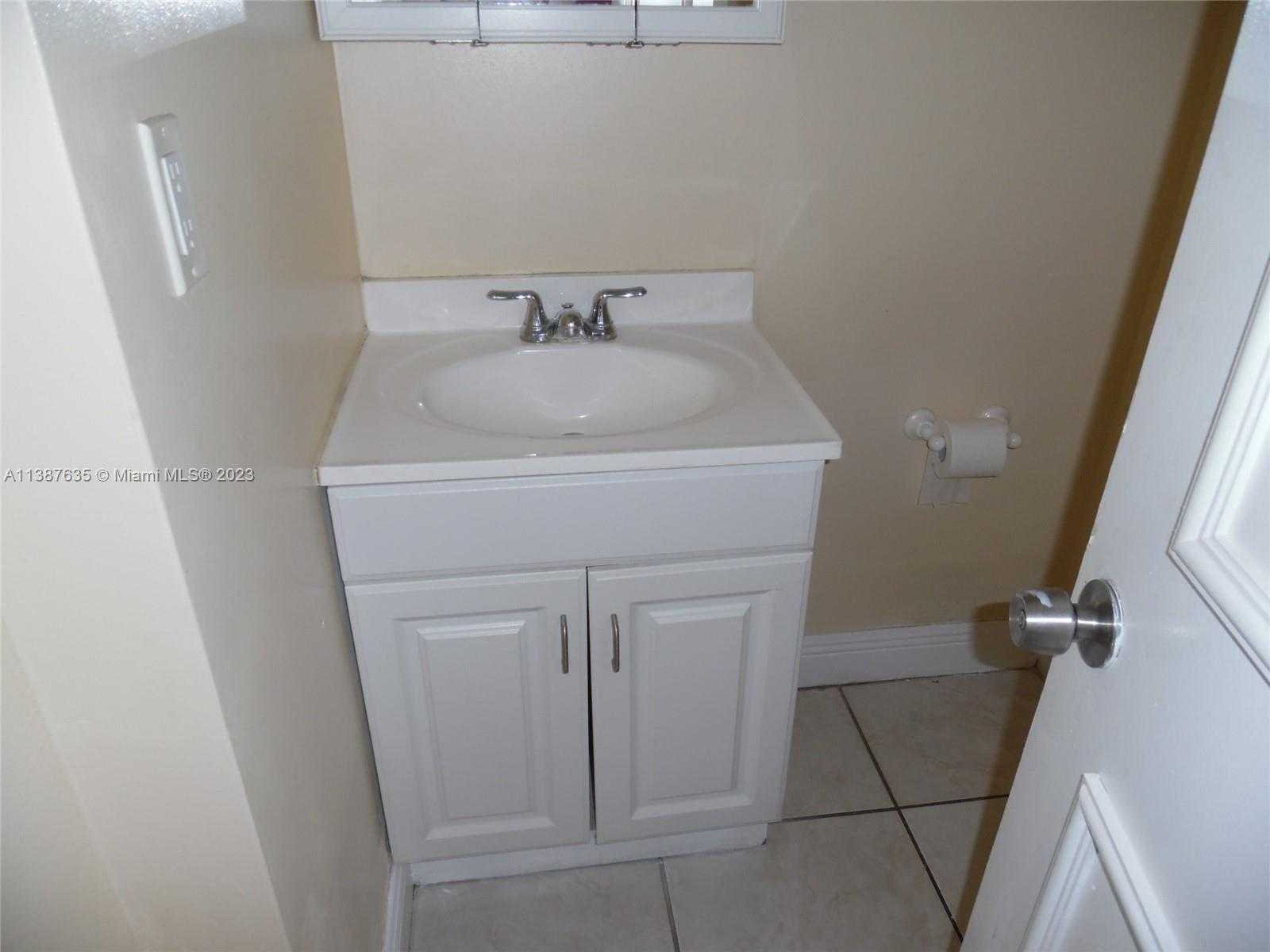 Small Image of 1501 NORTH EAST 191ST ST #C107, Miami Number 13