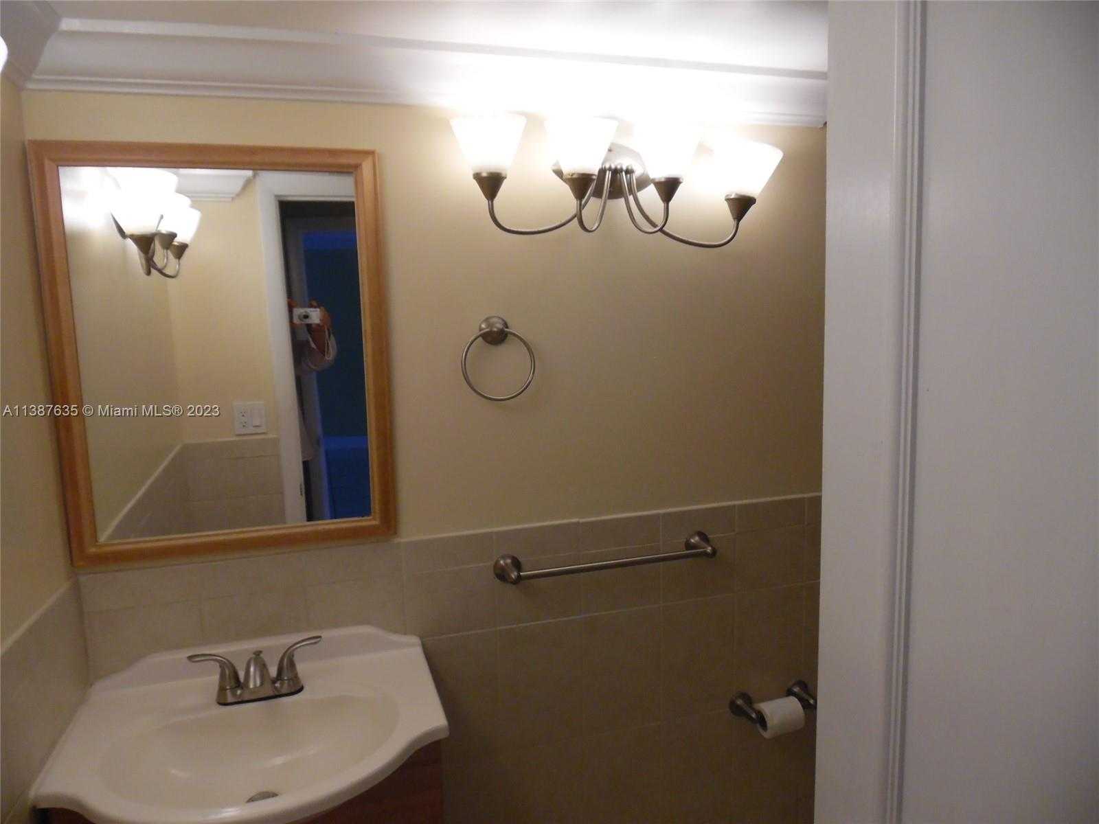 Small Image of 1501 NORTH EAST 191ST ST #C107, Miami Number 14