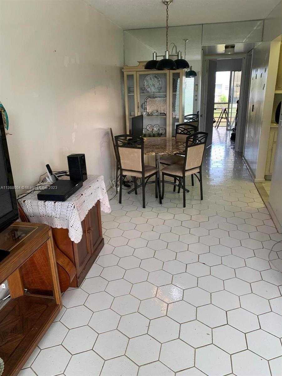 Small Image of 89 BERKSHIRE D #89, West Palm Beach Number 2