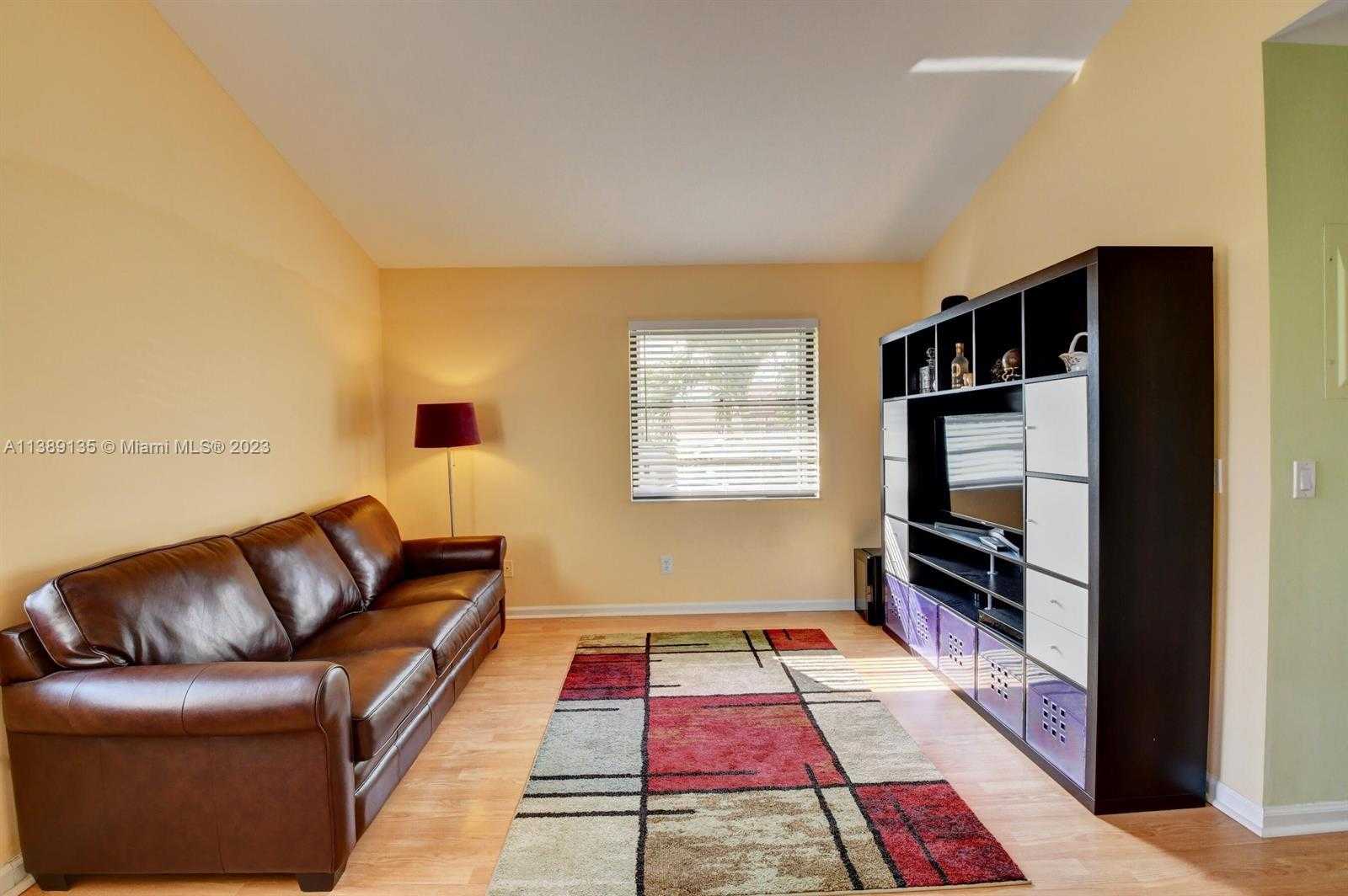 Small Image of 6027 PARKWALK DR, Boynton Beach Number 12