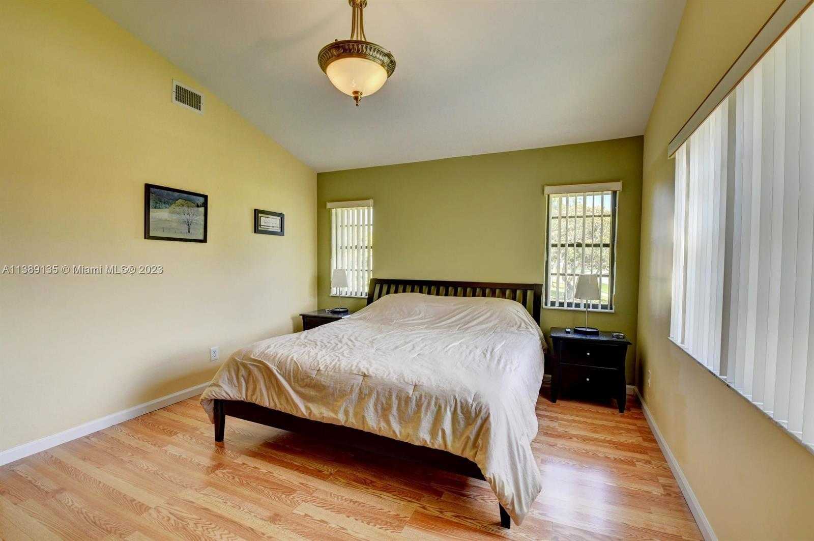 Small Image of 6027 PARKWALK DR, Boynton Beach Number 17