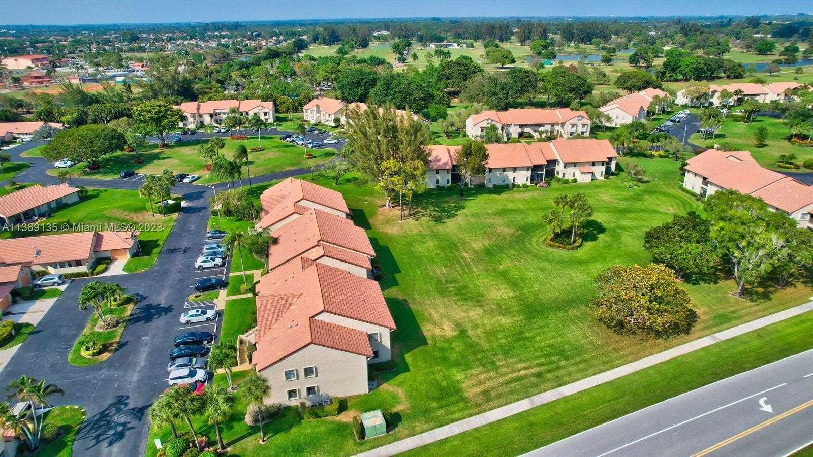 Small Image of 6027 PARKWALK DR, Boynton Beach Number 38