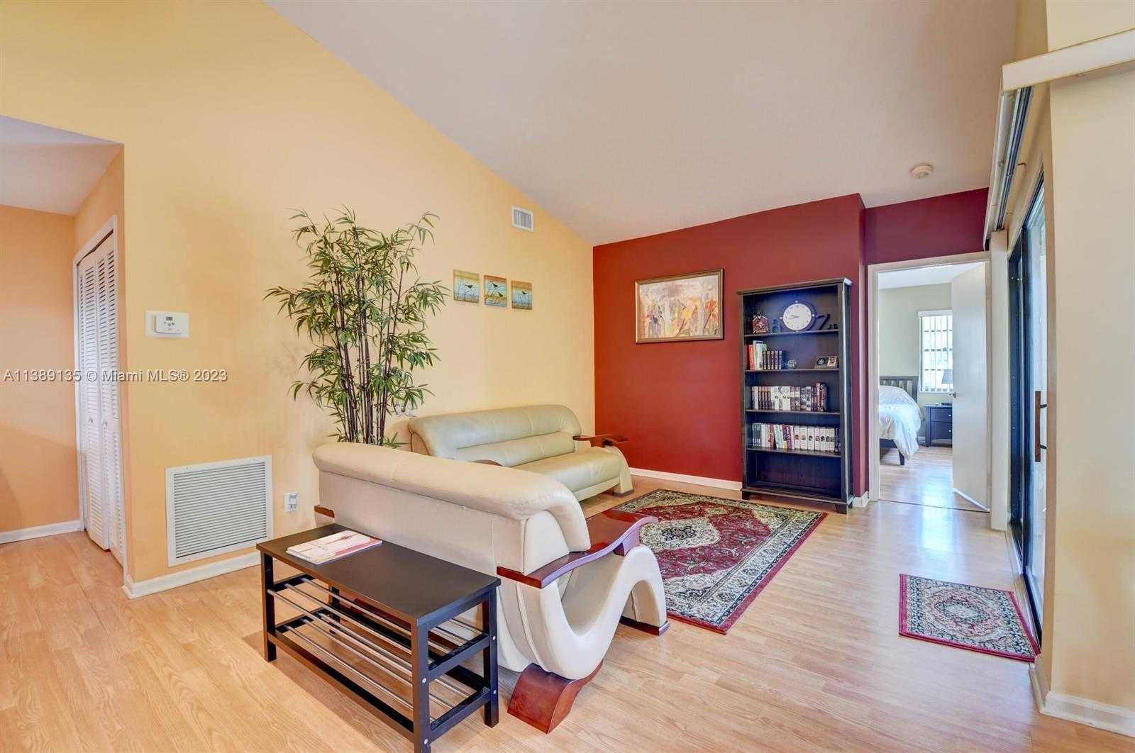 Small Image of 6027 PARKWALK DR, Boynton Beach Number 5