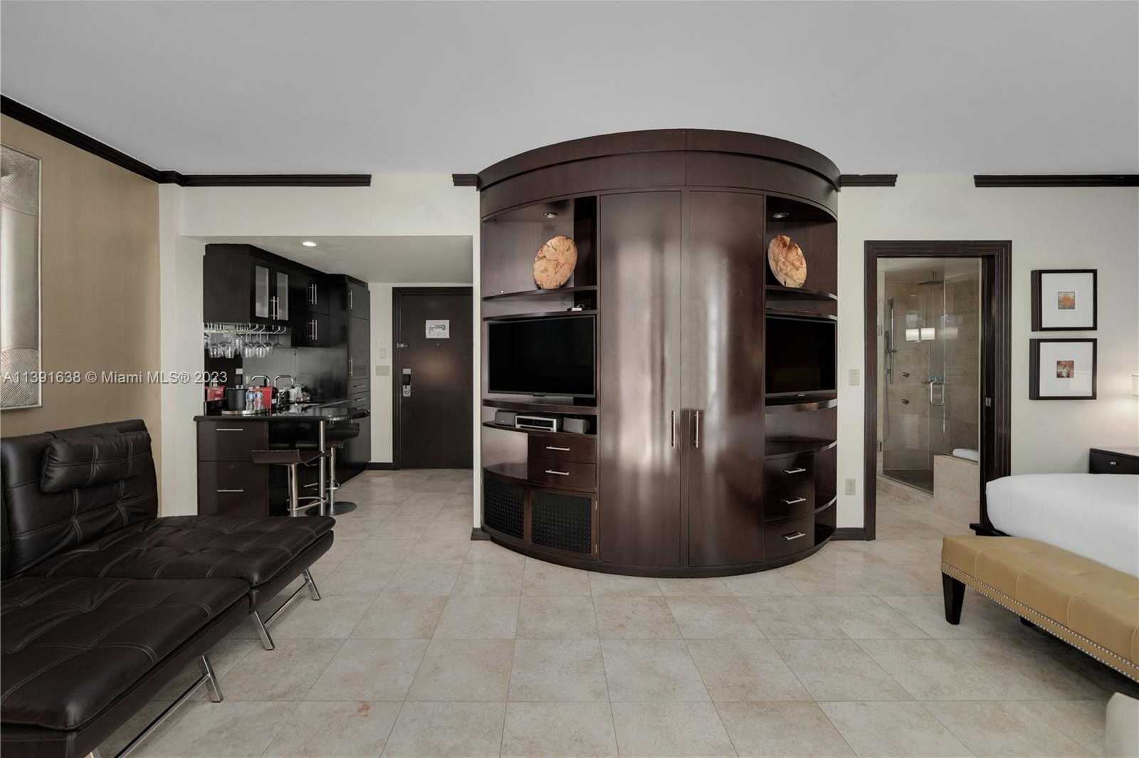 Small Image of 1437 COLLINS AVE #311, Miami Beach Number 2