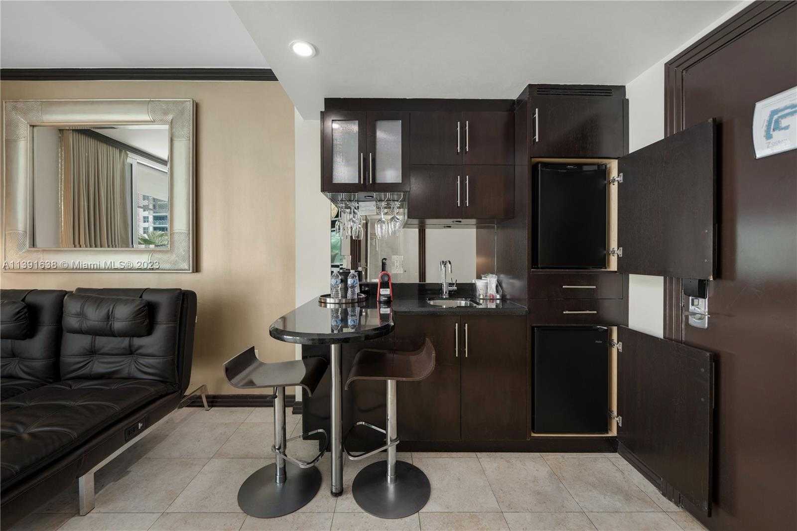 Small Image of 1437 COLLINS AVE #311, Miami Beach Number 5