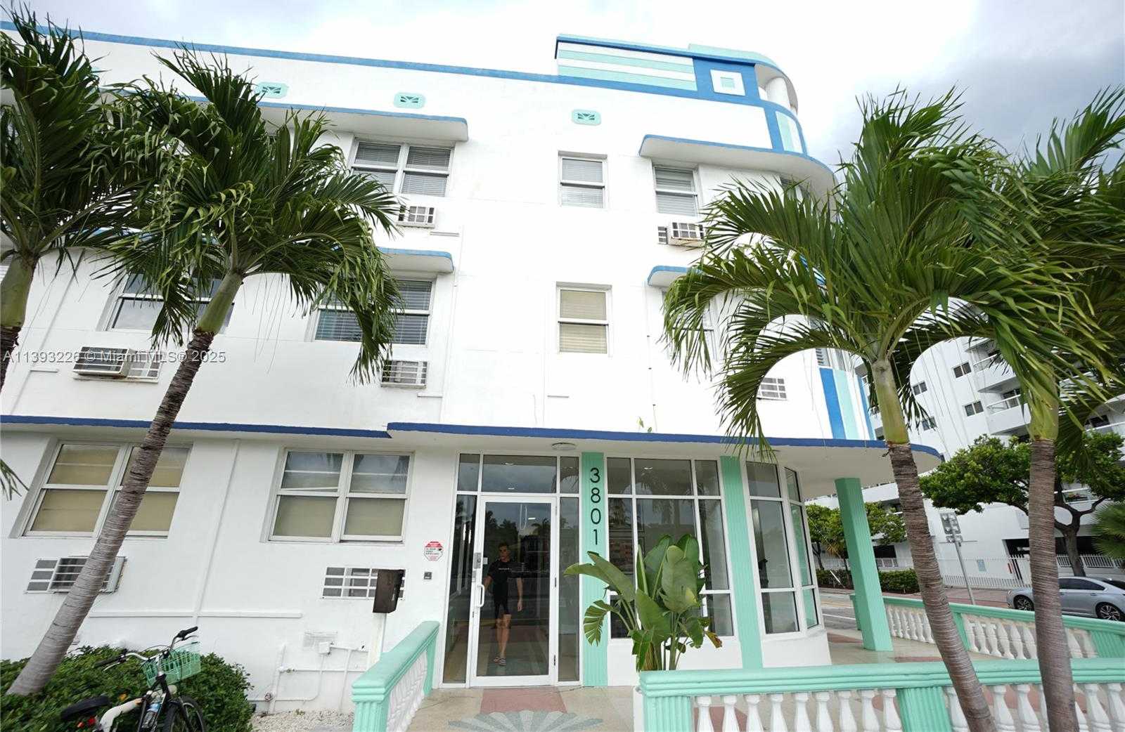 Small Image of 3801 INDIAN CREEK DR #201, Miami Beach Number 2