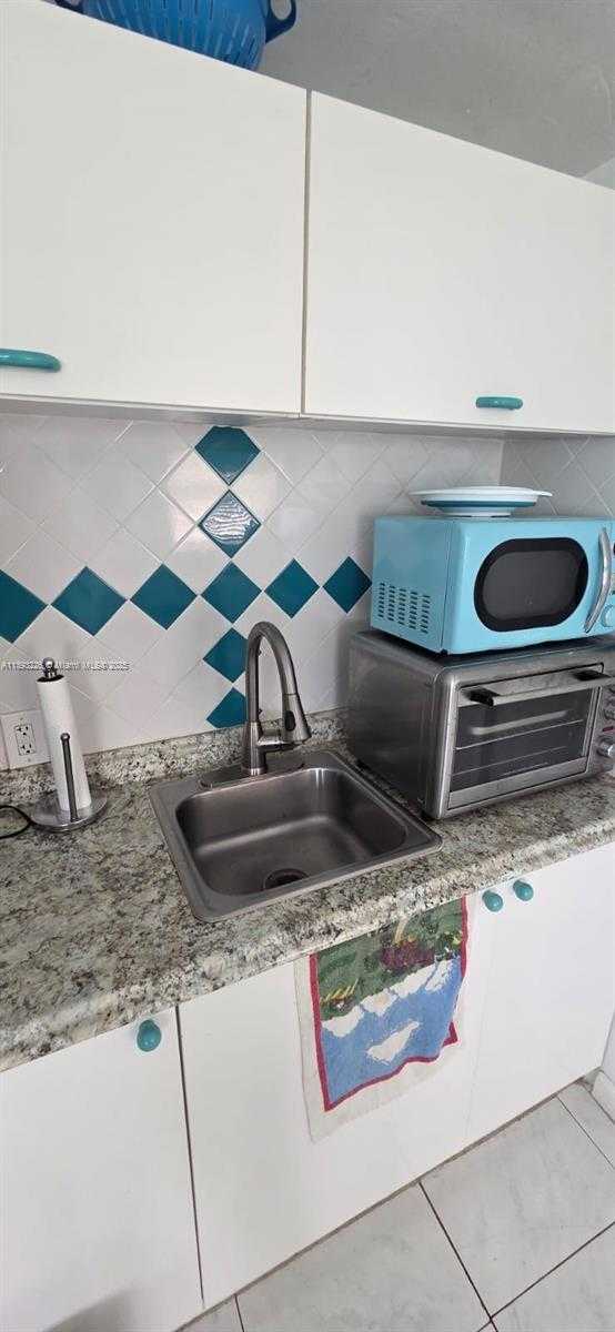 Small Image of 3801 INDIAN CREEK DR #201, Miami Beach Number 24