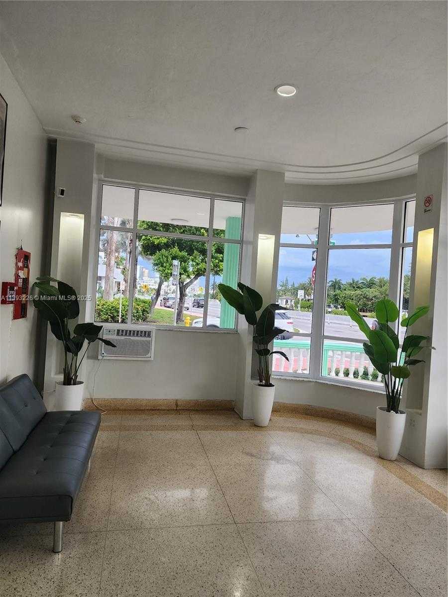 Small Image of 3801 INDIAN CREEK DR #201, Miami Beach Number 4