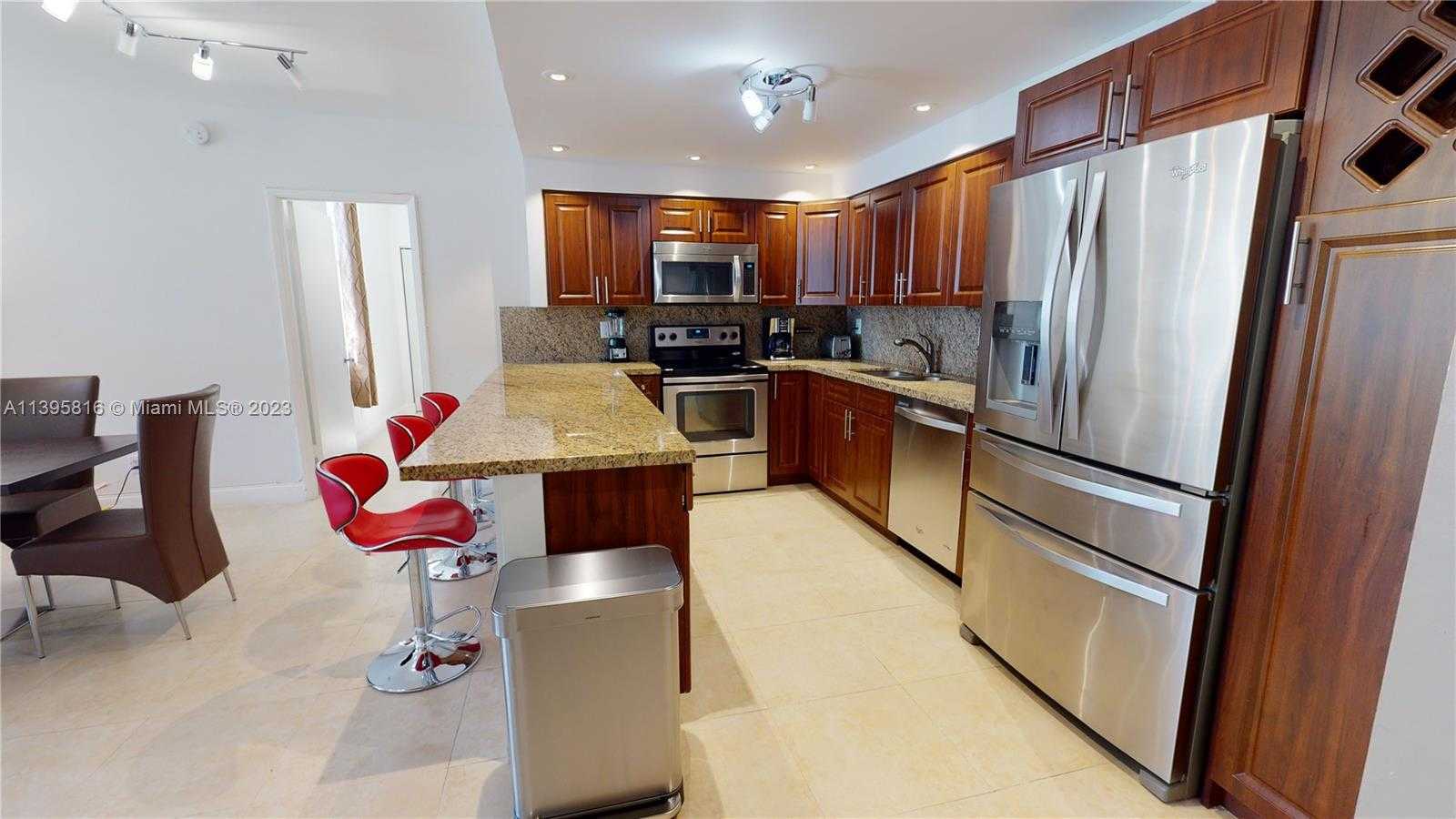 Small Image of 19370 COLLINS AVE #1016, Sunny Isles Beach Number 11