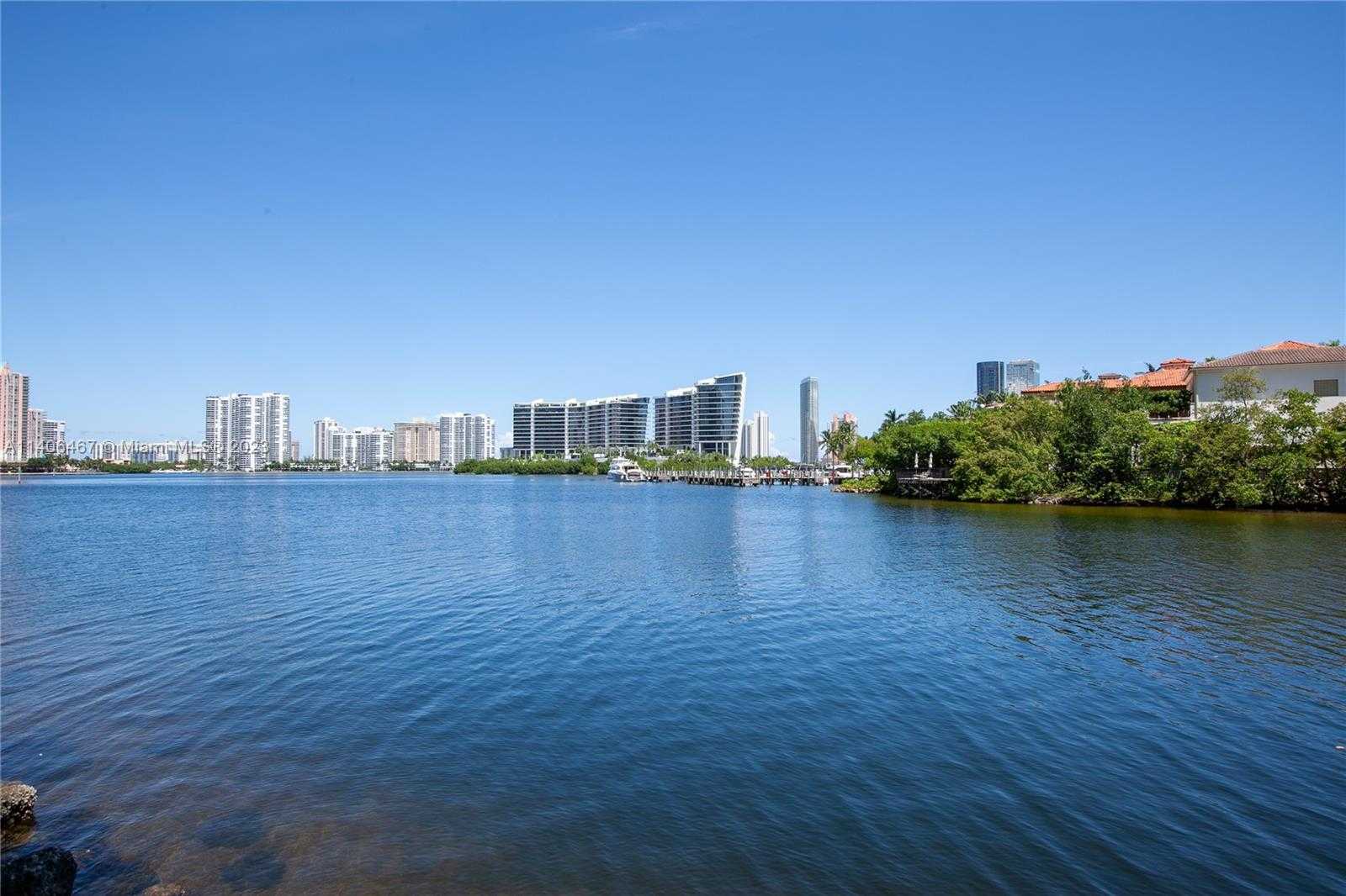 Small Image of 6000 ISLAND BLVD #104, Aventura Number 2