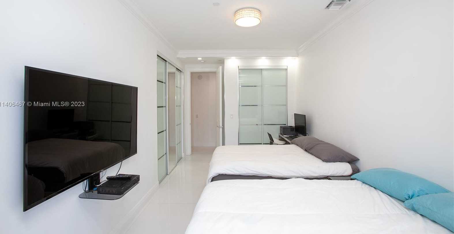 Small Image of 6000 ISLAND BLVD #104, Aventura Number 21