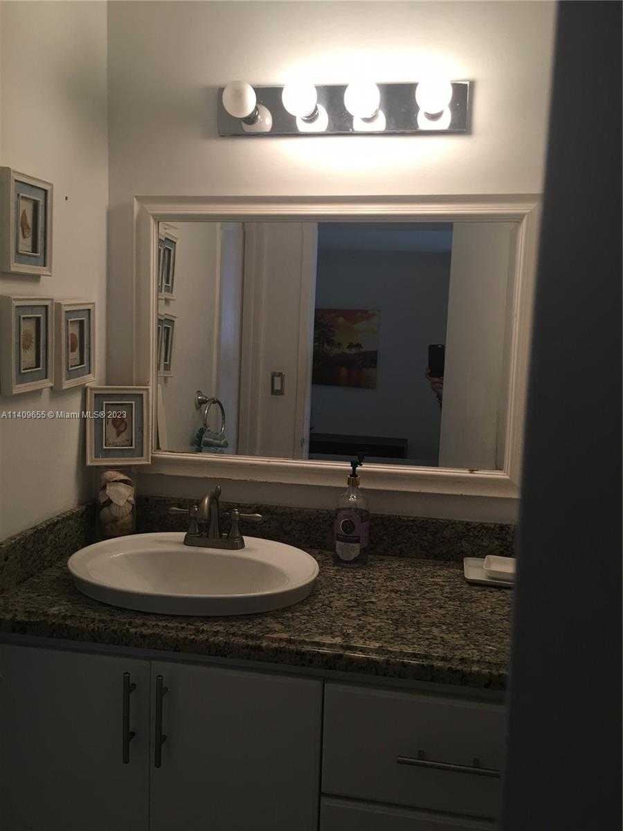 Small Image of 100 LINCOLN RD #939, Miami Beach Number 23