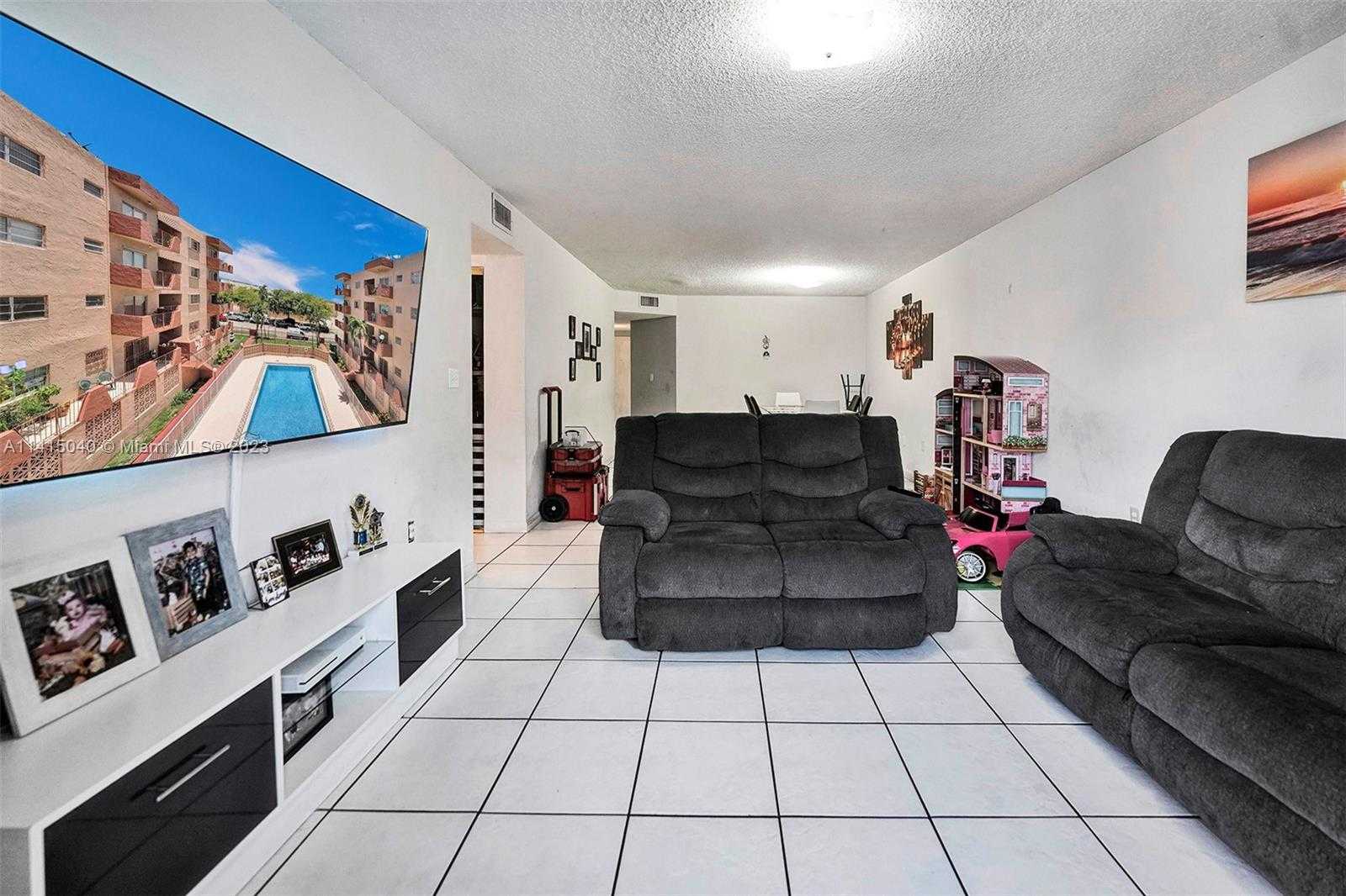 Small Image of 1630 WEST 46TH ST #410D, Hialeah Number 4