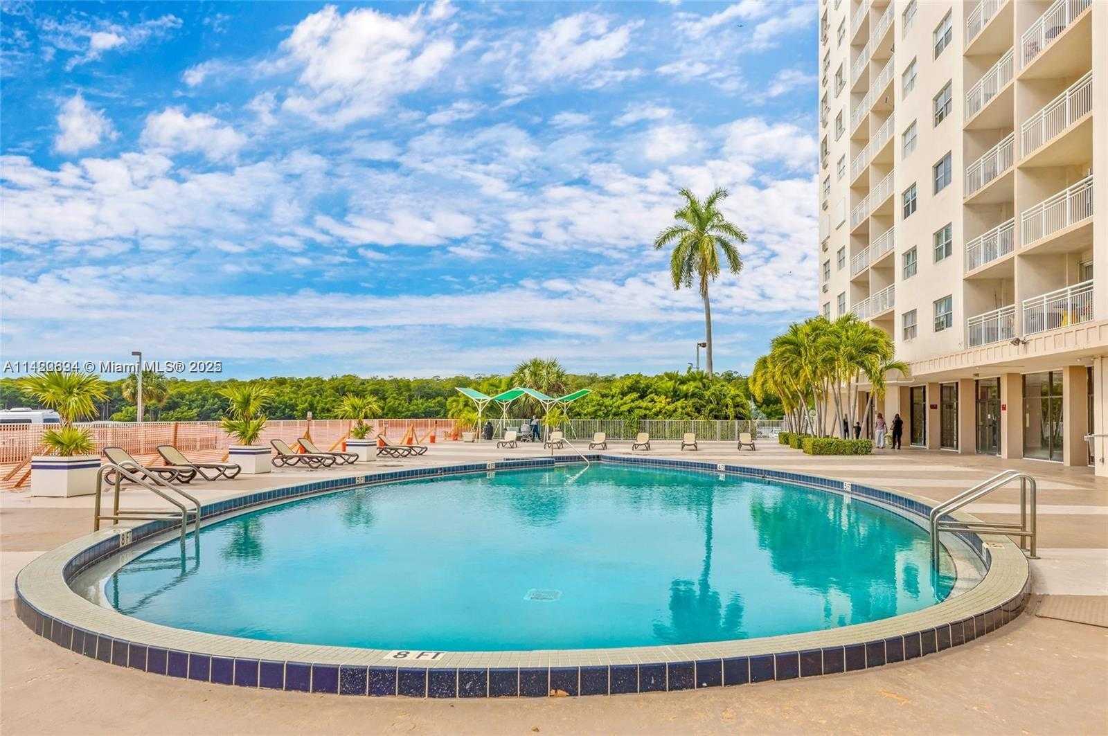 Small Image of 400 KINGS POINT DR #1406, Sunny Isles Beach Number 8
